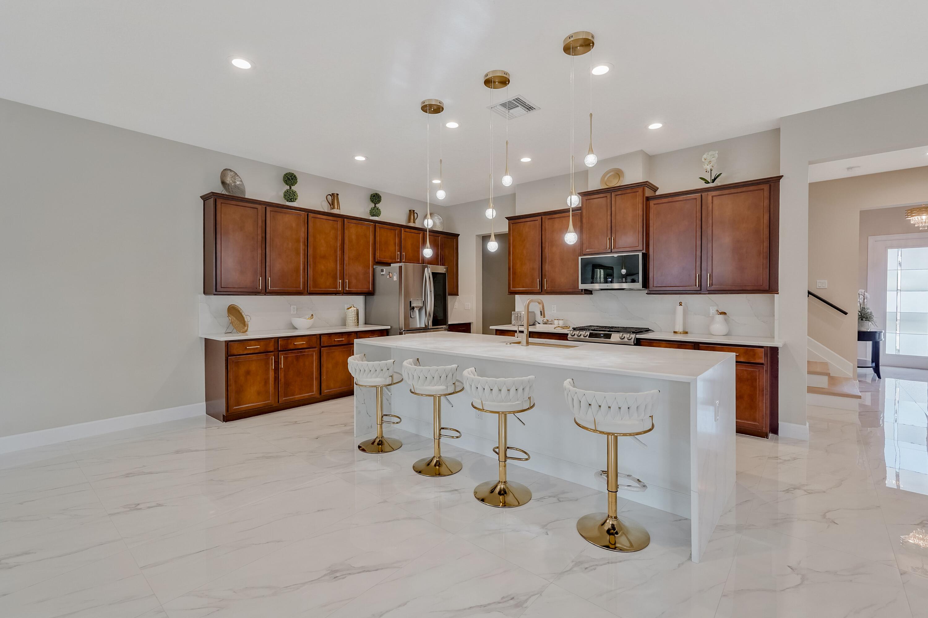 MLS #R11150743 image #10