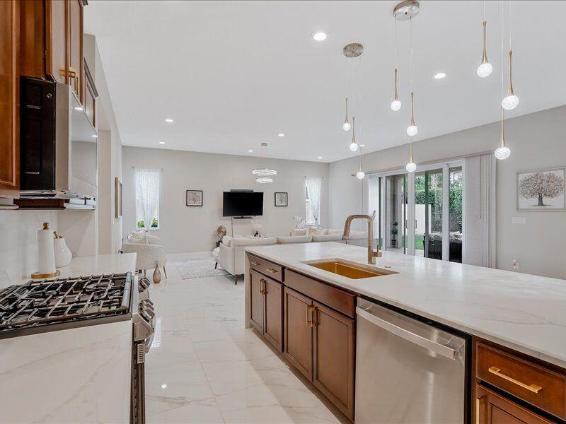 MLS #R11150743 image #13