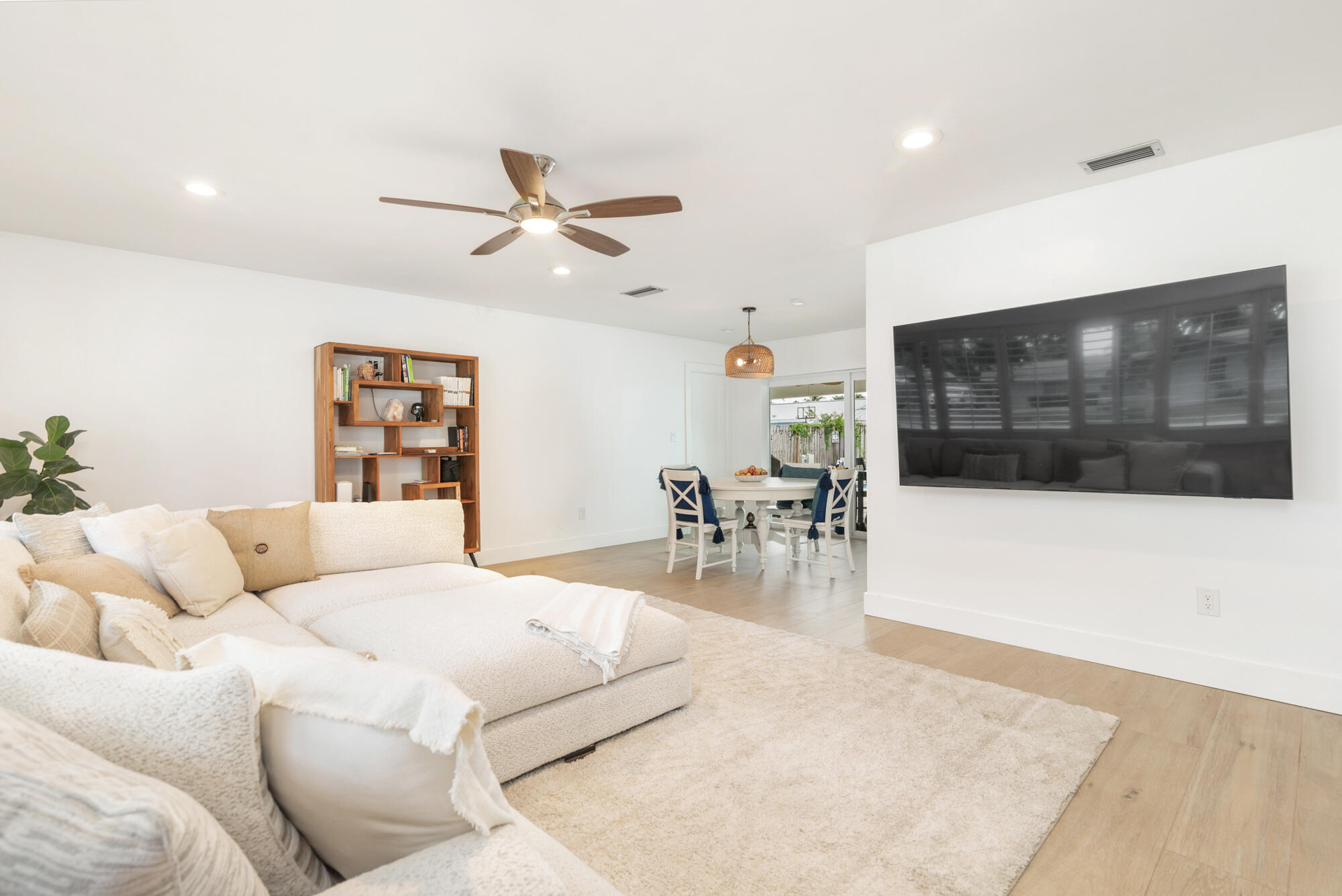 MLS #R11151572 image #1