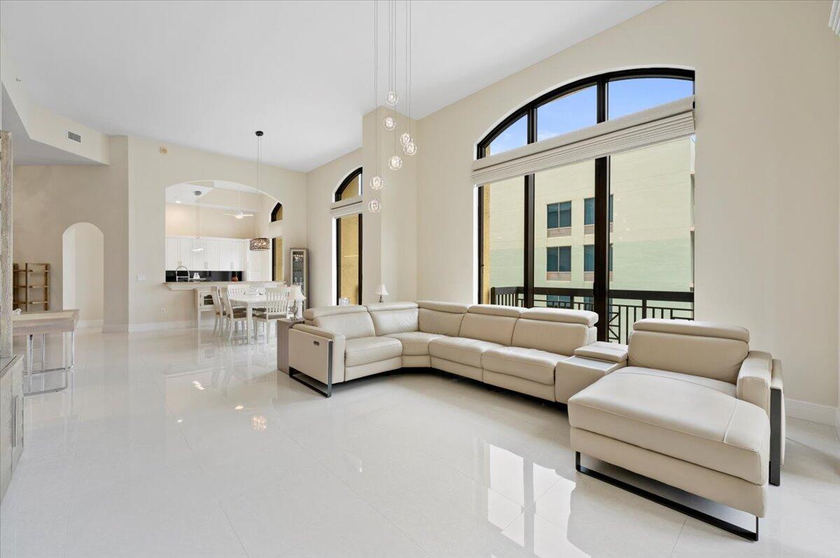 MLS #R11151794 image #1