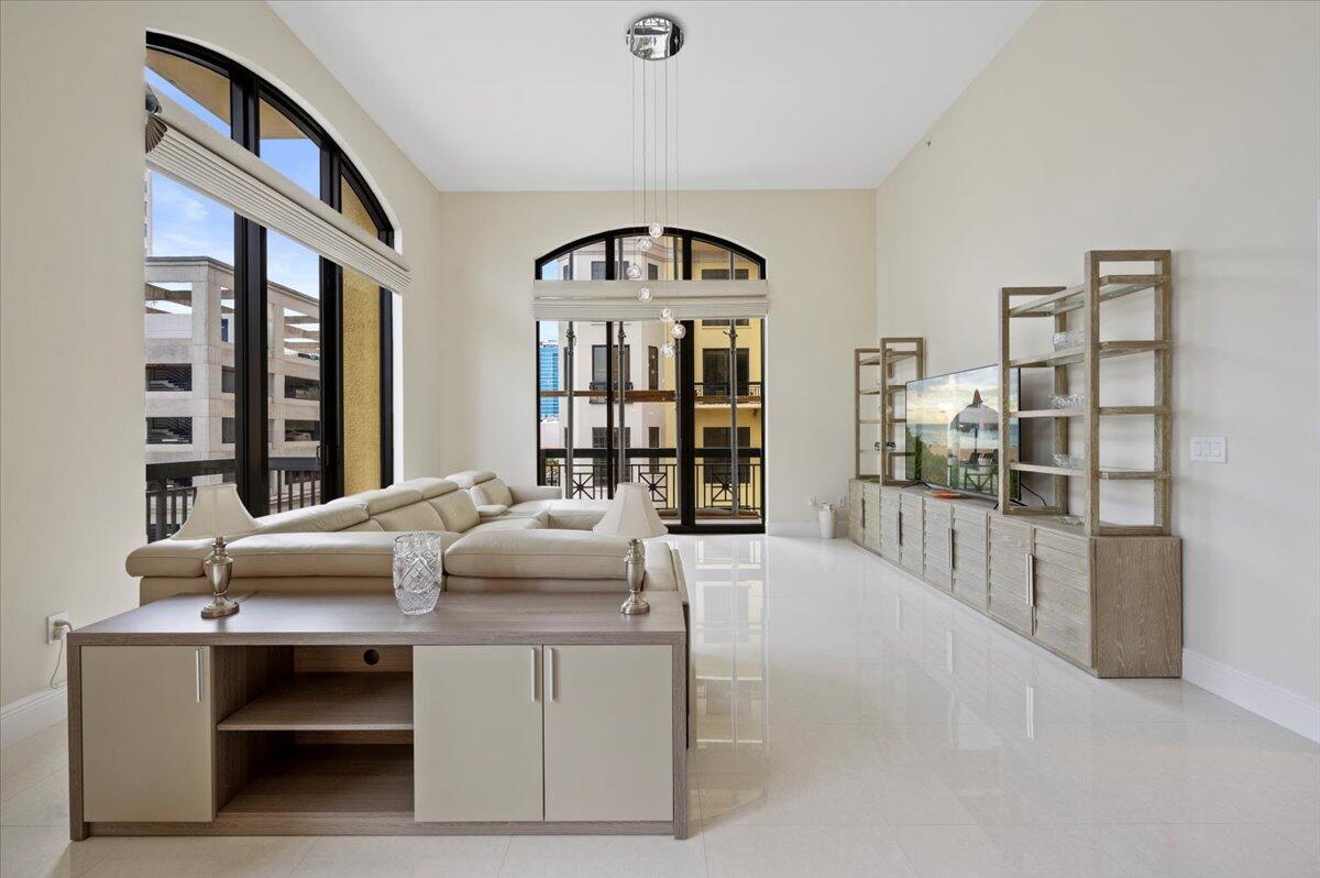 MLS #R11151794 image #2