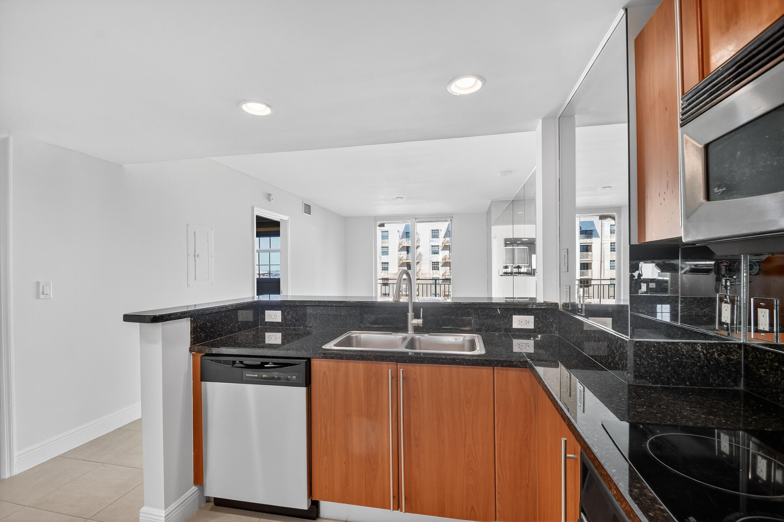 MLS #R11152239 image #9