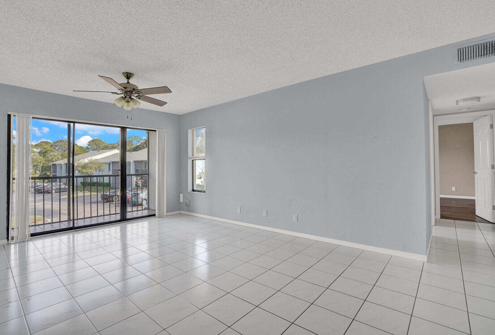 MLS #R11152675 image #3