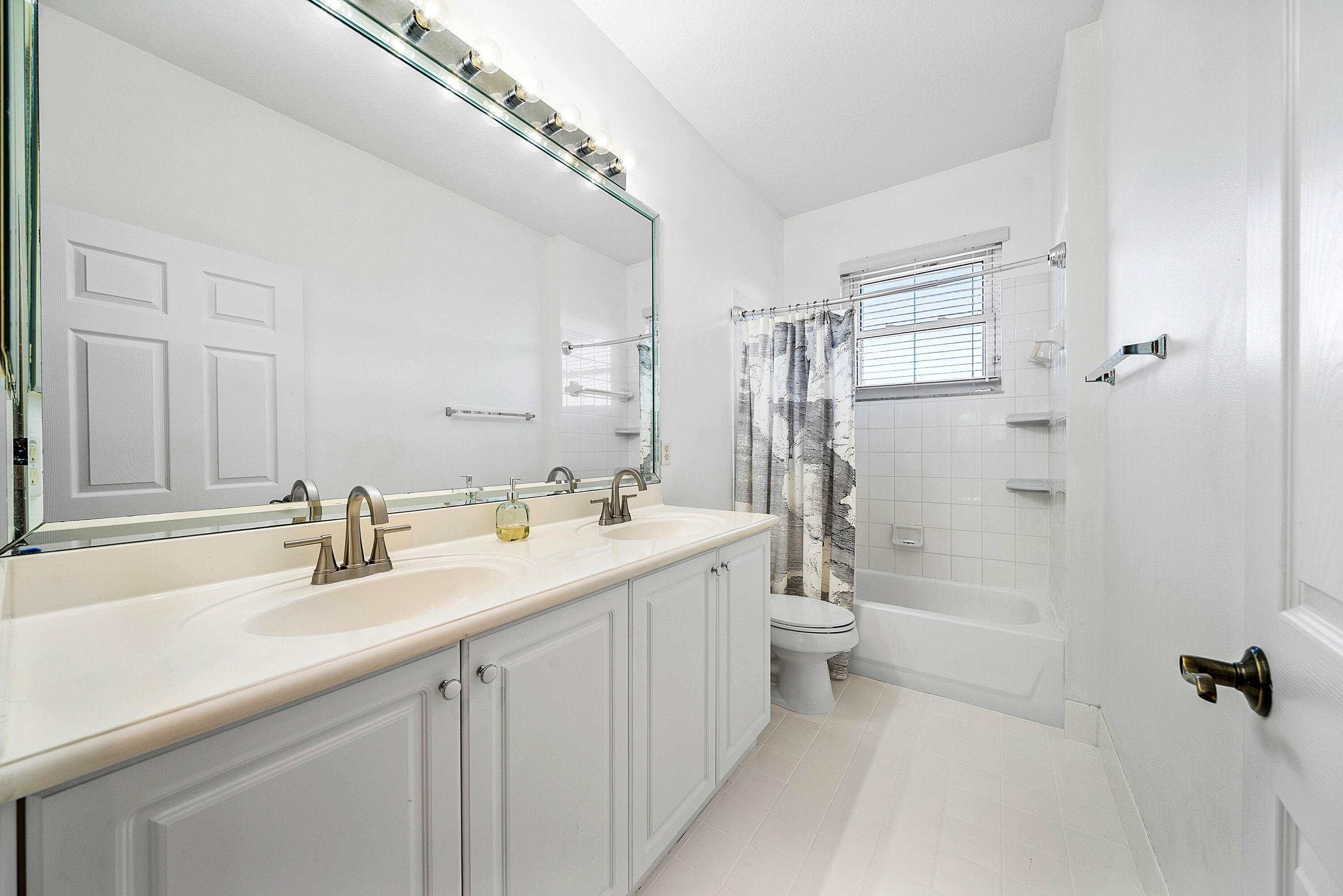 MLS #R11152704 image #40