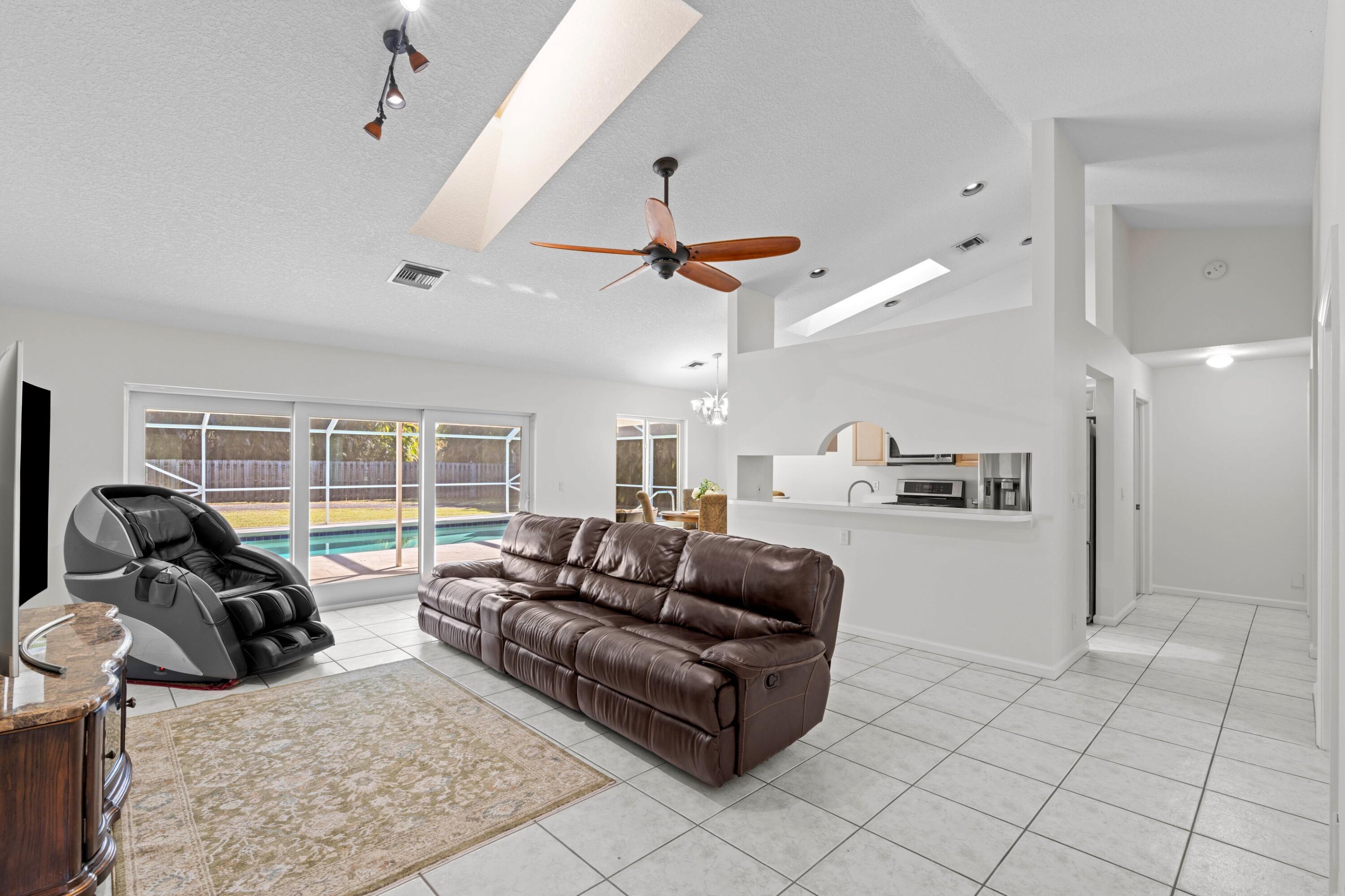 MLS #R11153072 image #3