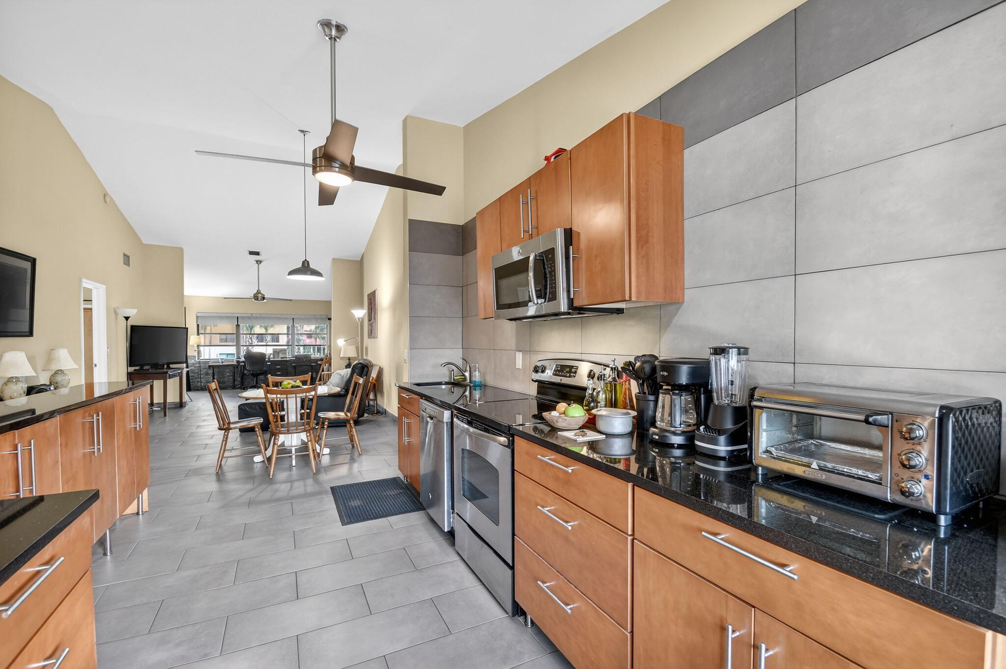 MLS #R11153223 image #13