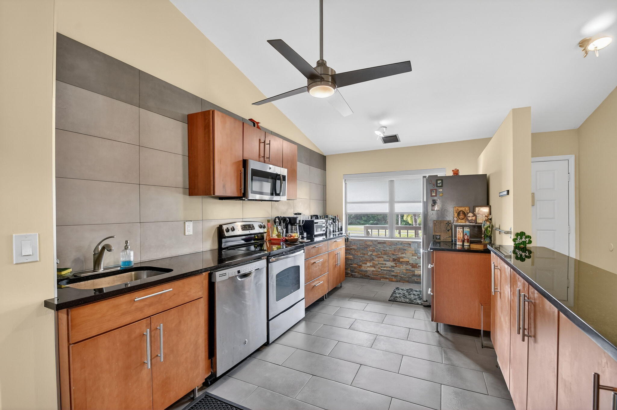 MLS #R11153223 image #15