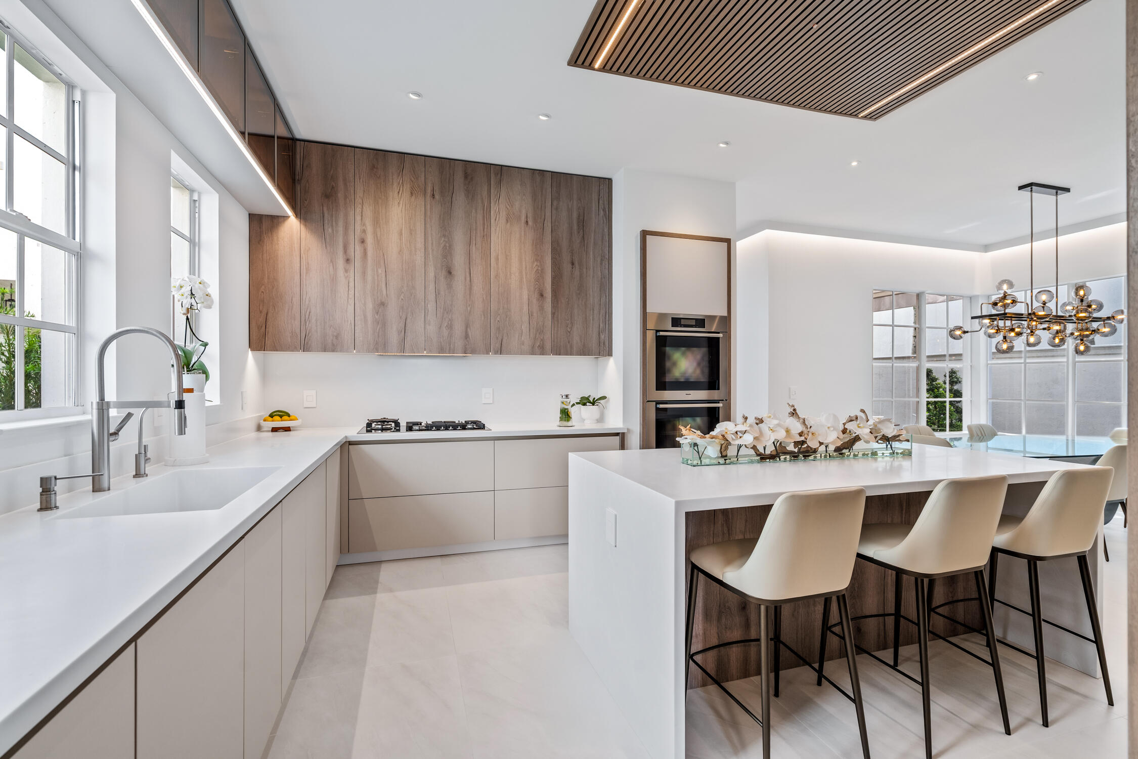 MLS #R11153236 image #0