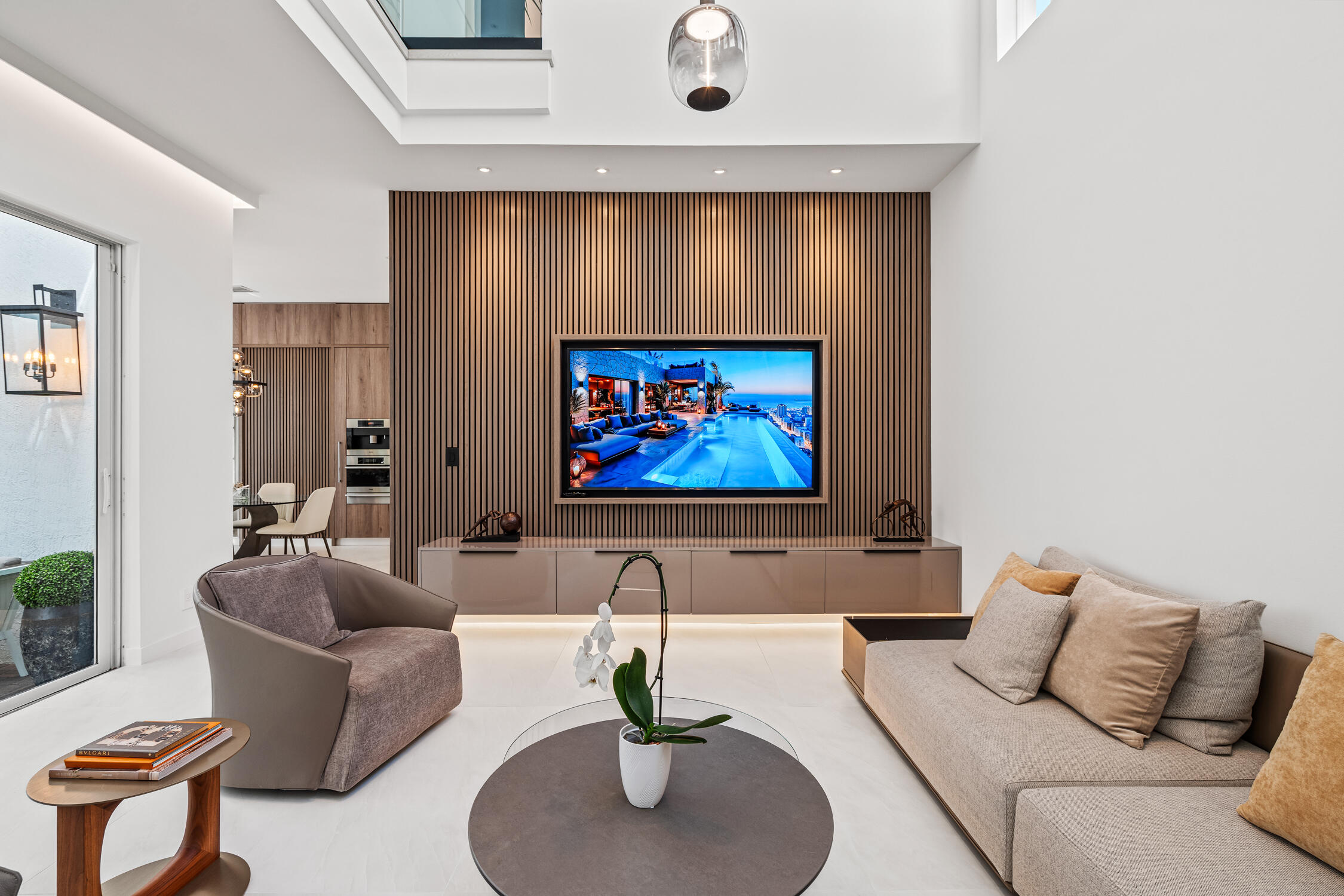 MLS #R11153236 image #2