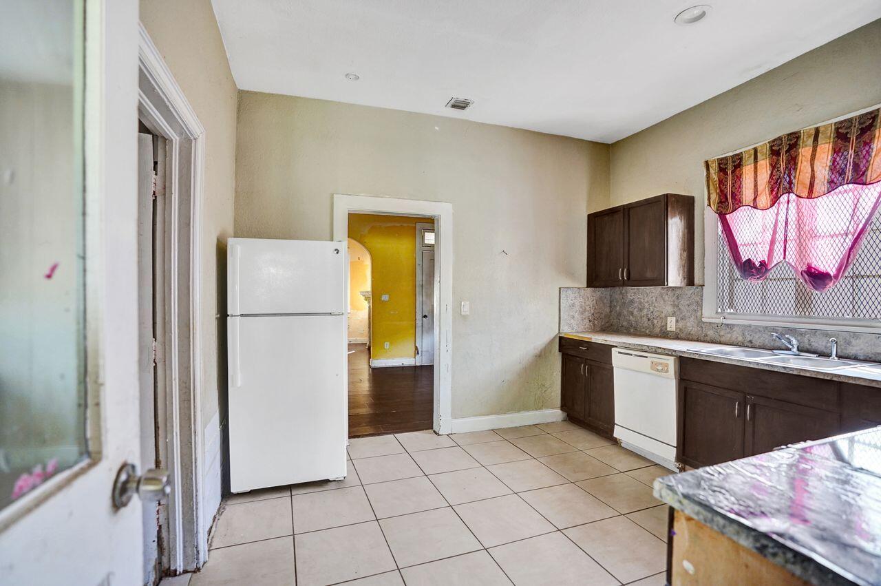 MLS #R11153262 image #21