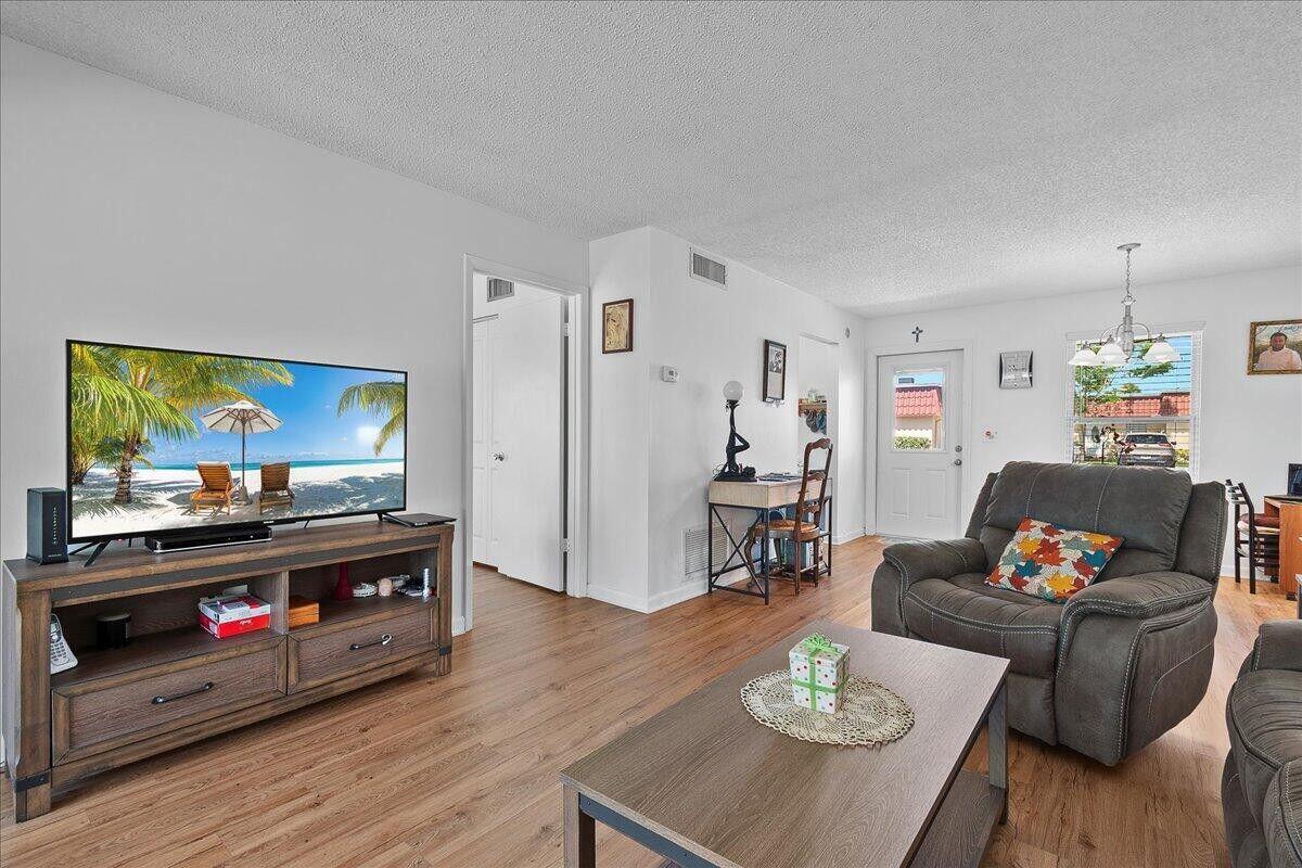 MLS #R11153372 image #23