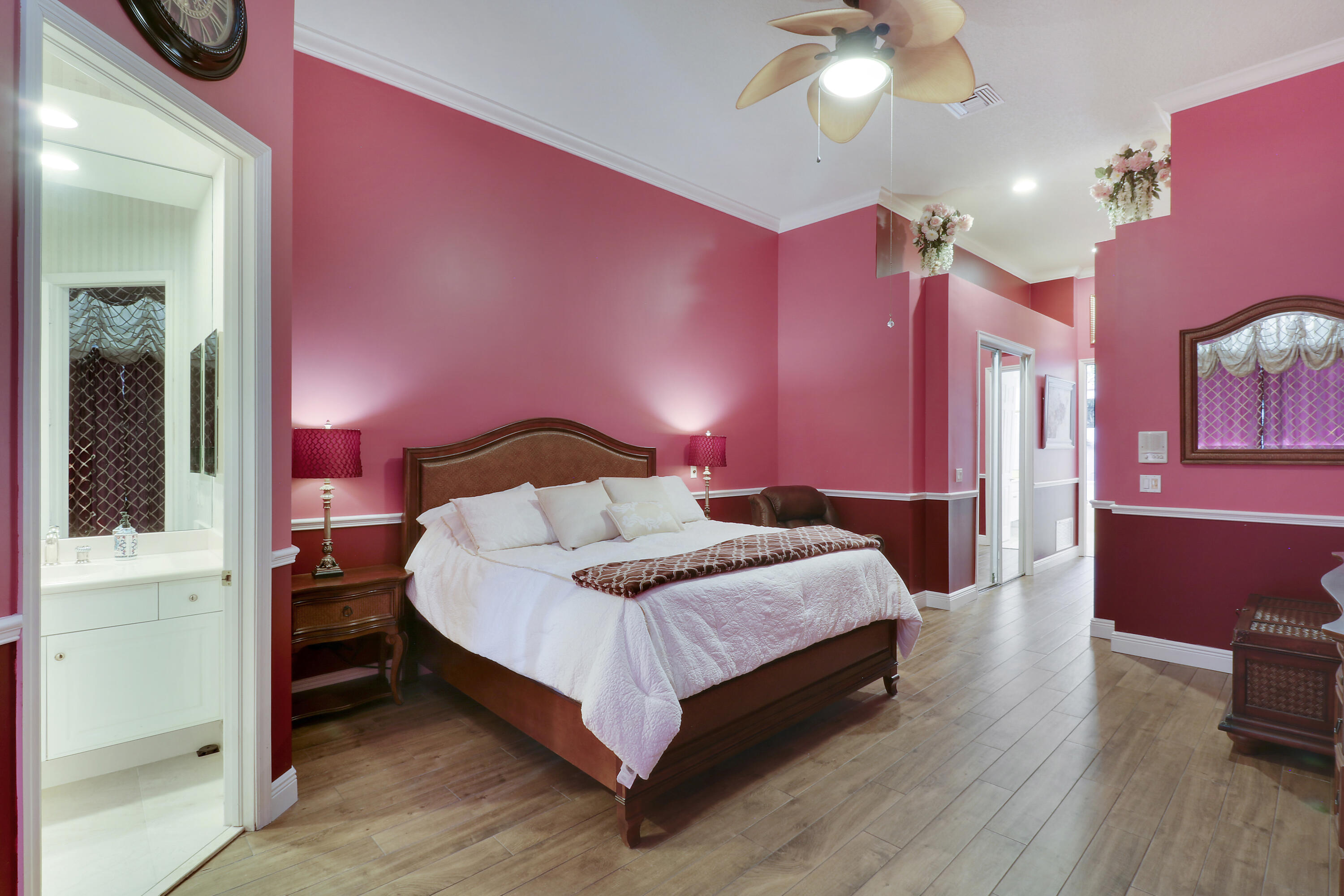 MLS #R11153477 image #8