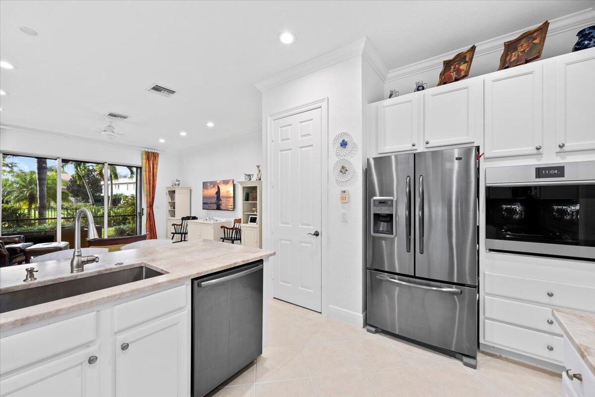 MLS #R11153489 image #16