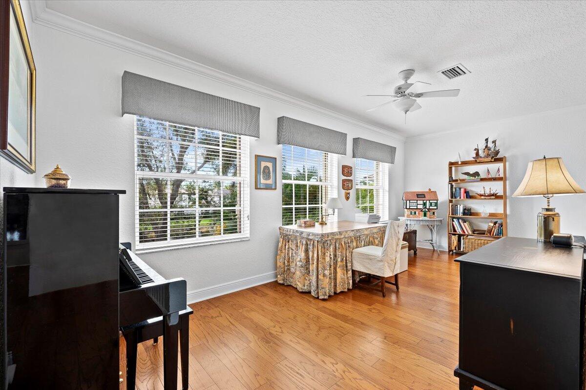 MLS #R11153489 image #19