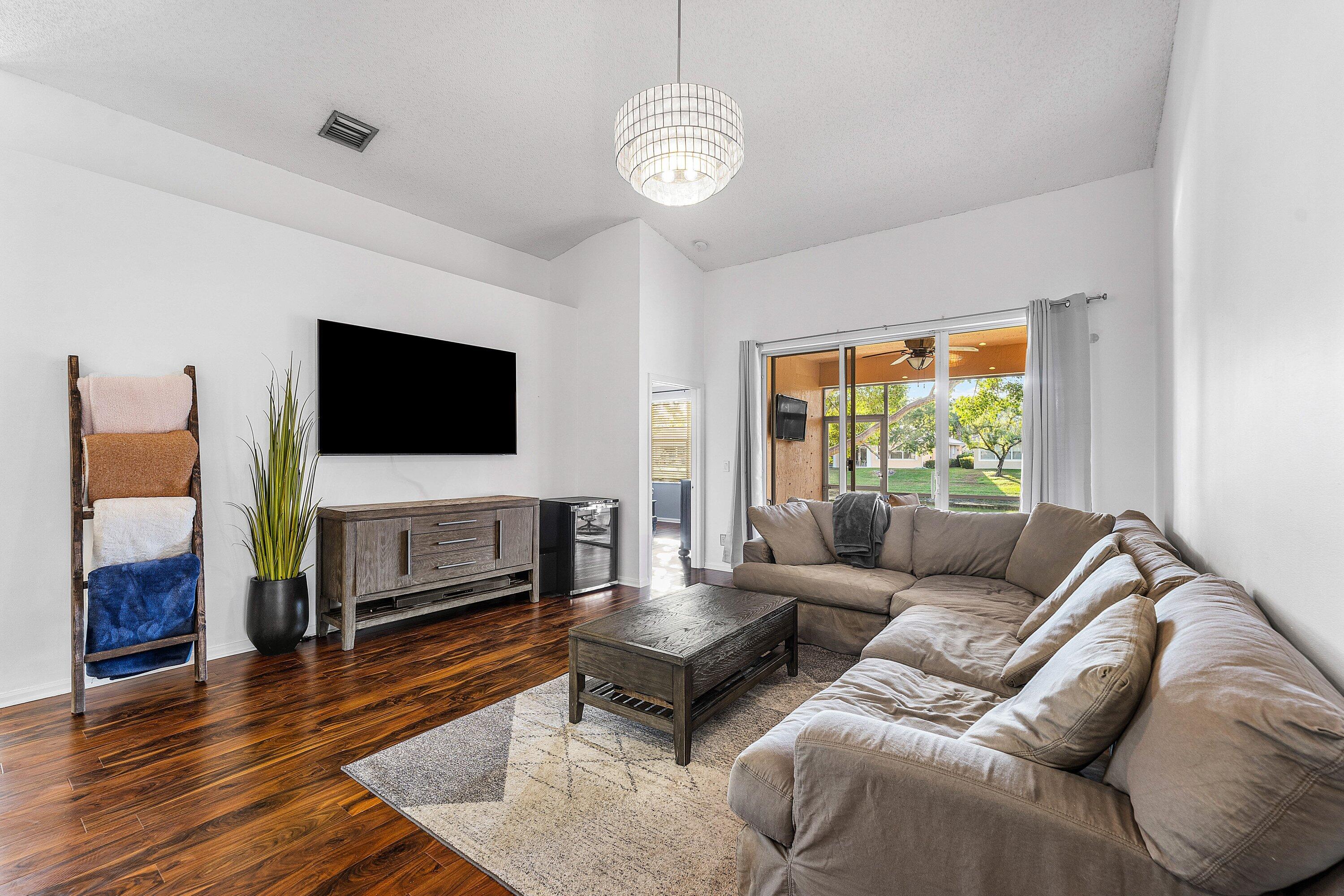 MLS #R11153508 image #12