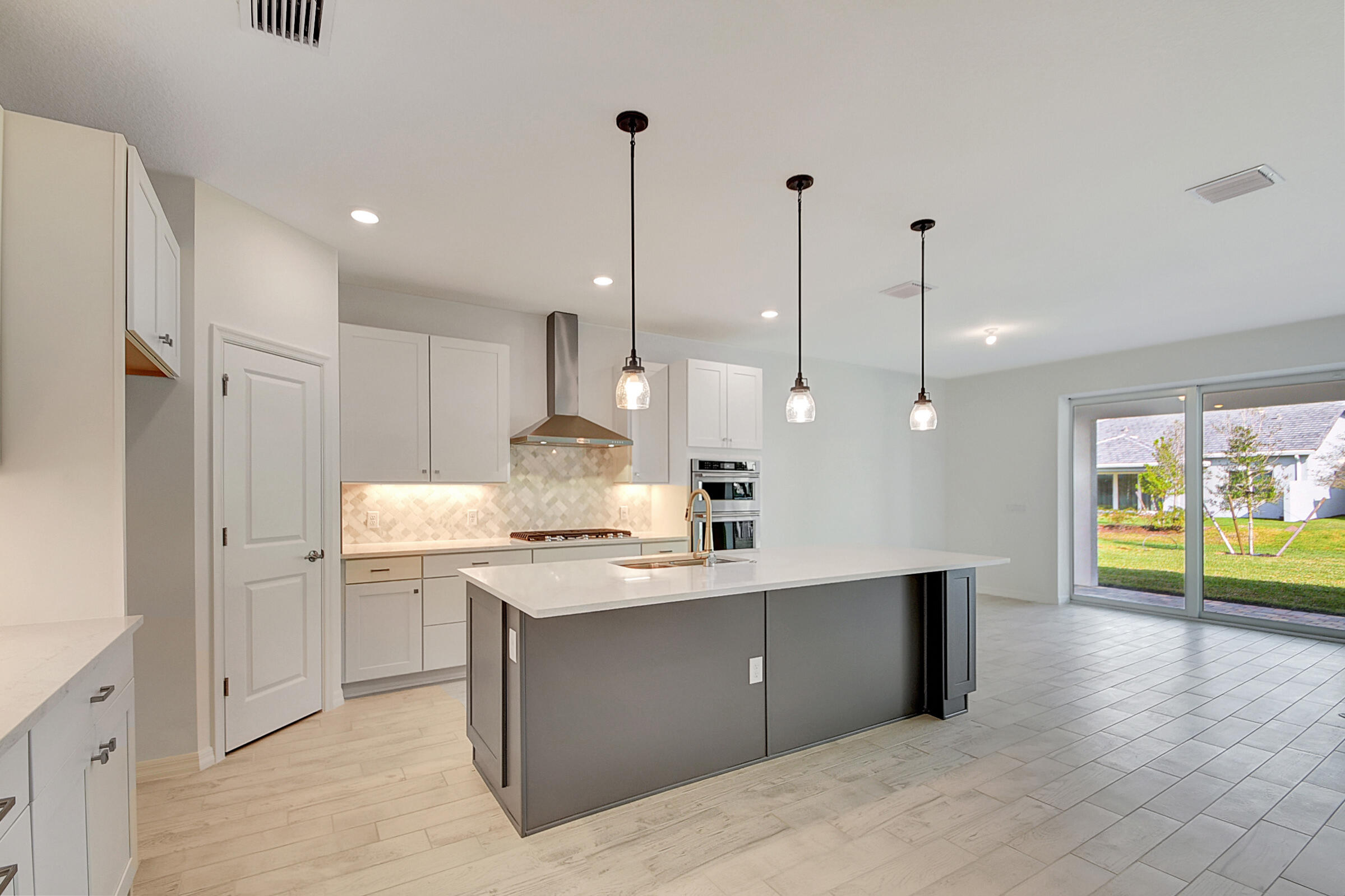 MLS #R11153558 image #1