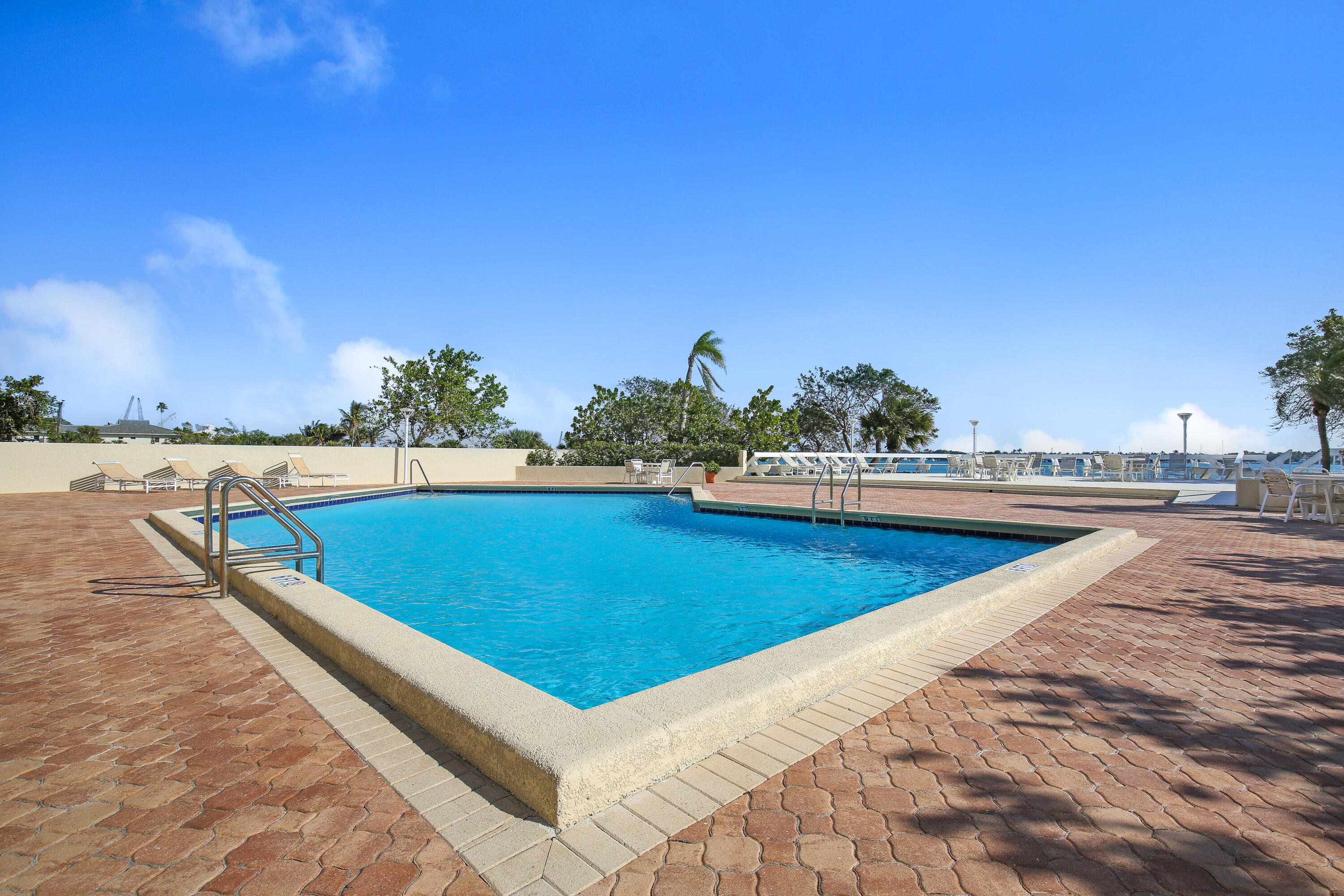 MLS #R11153654 image #20