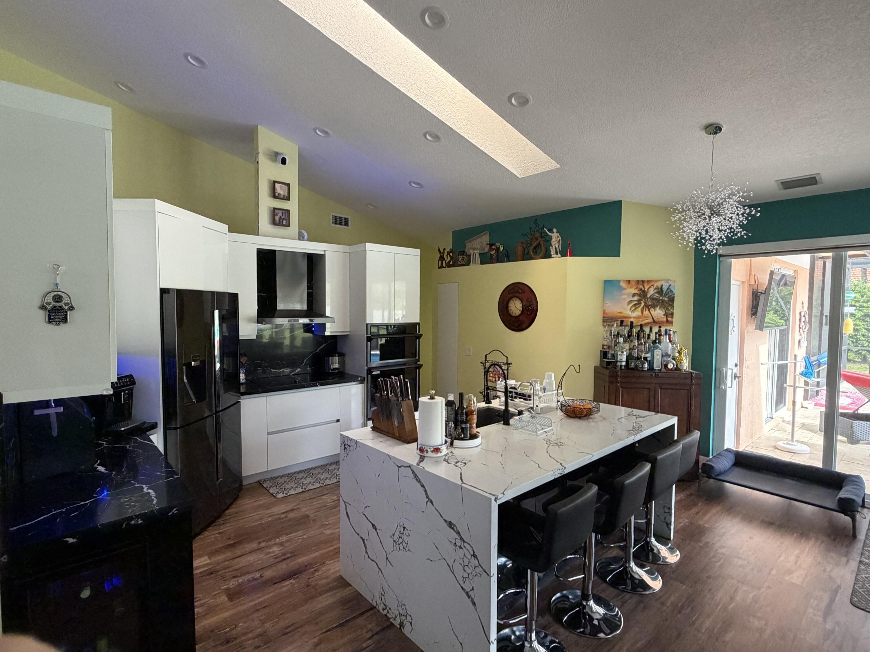 MLS #R11153810 image #16