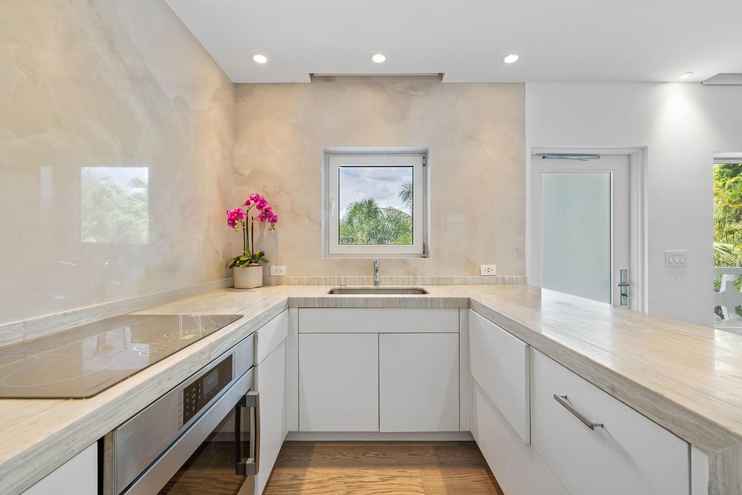 MLS #R11153906 image #1