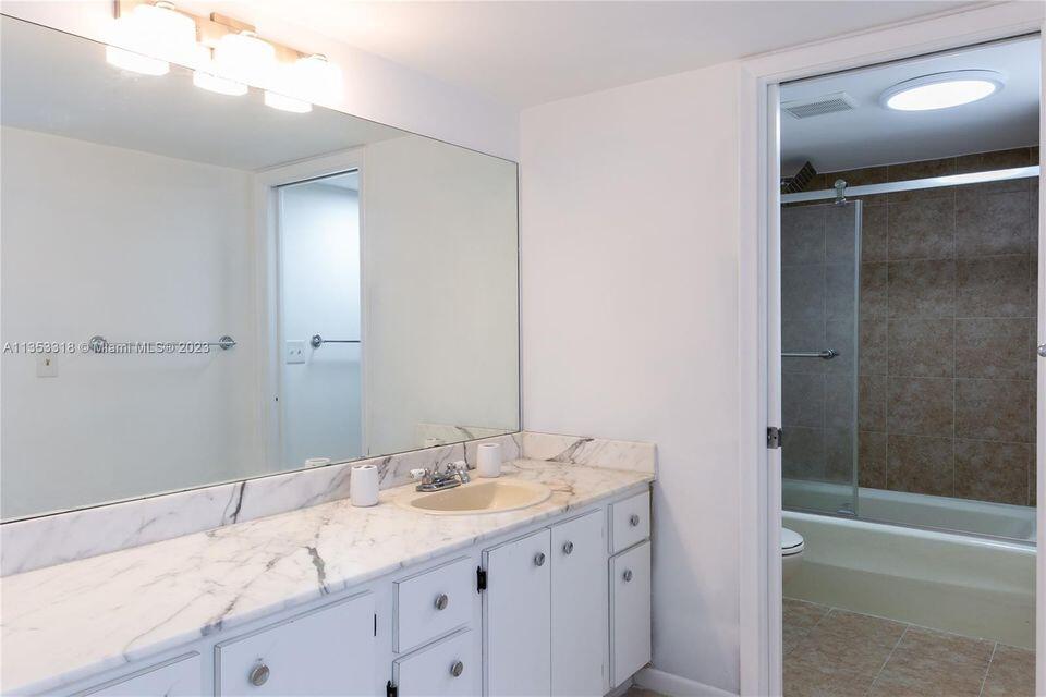 MLS #R11153940 image #13