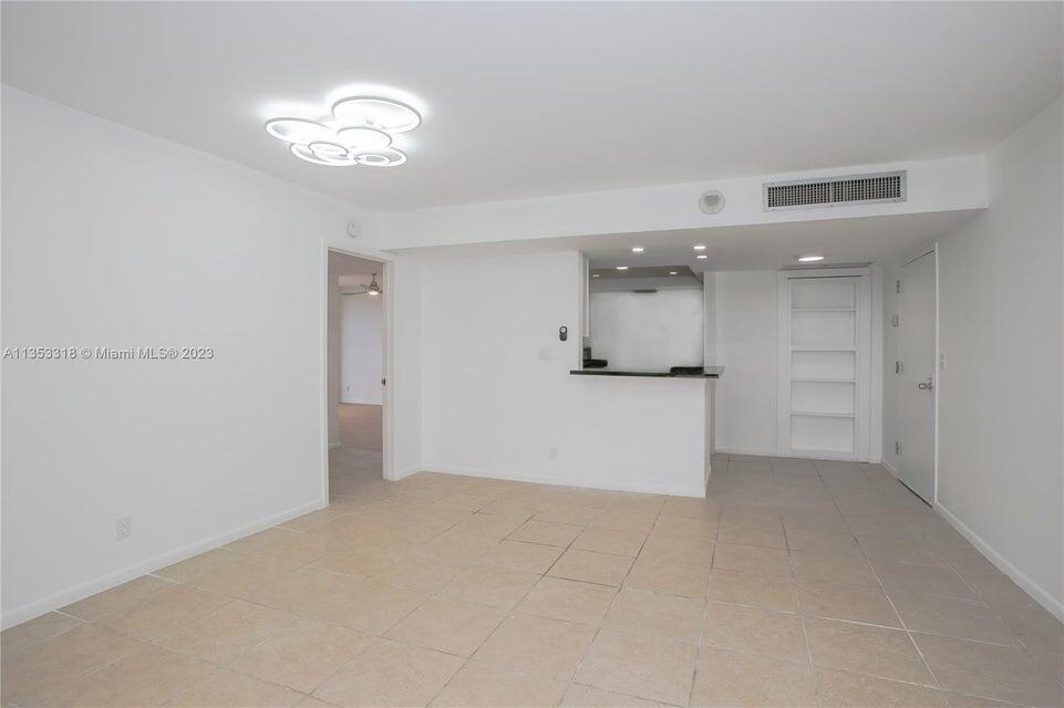 MLS #R11153940 image #3