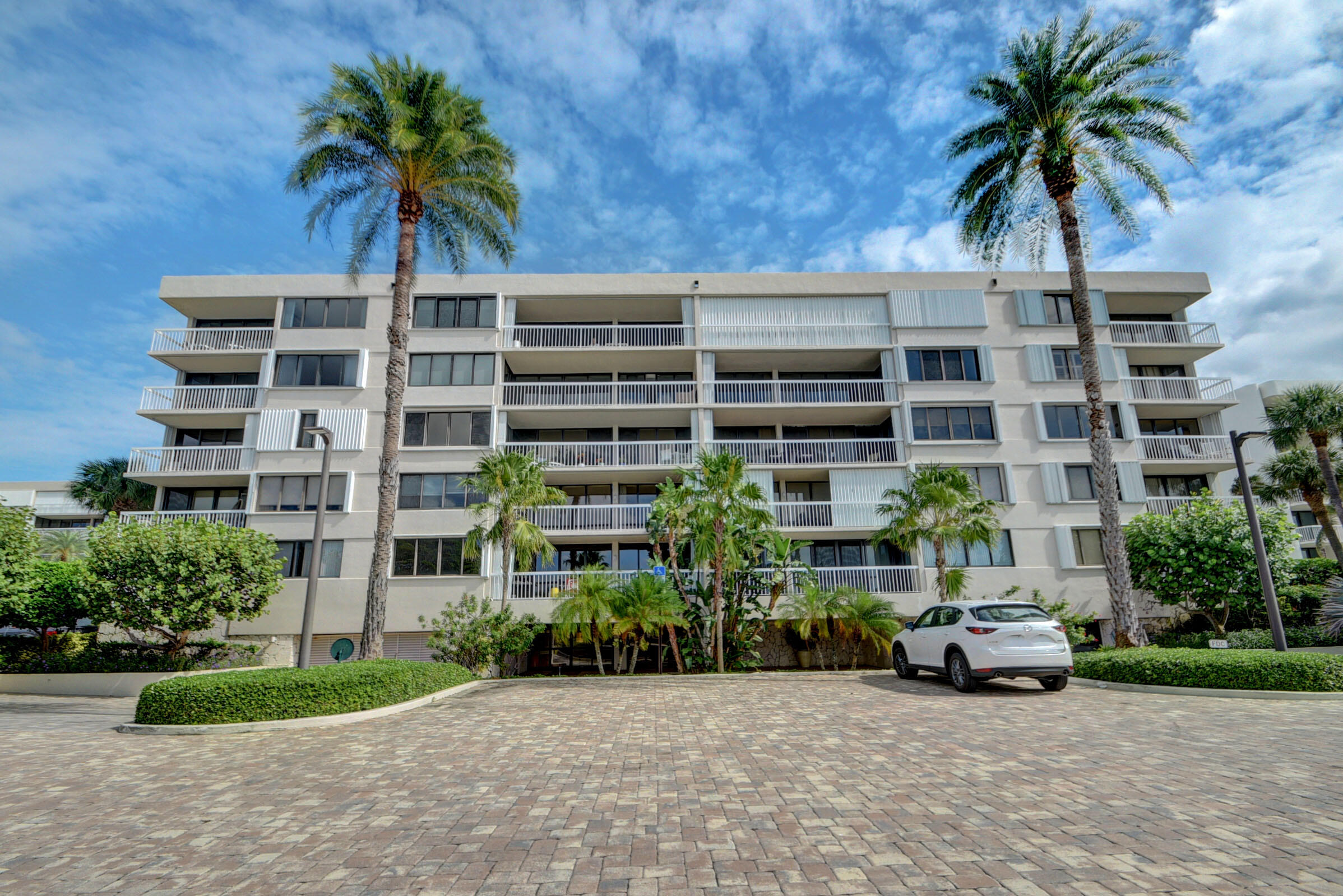 MLS #R11153949 image #1