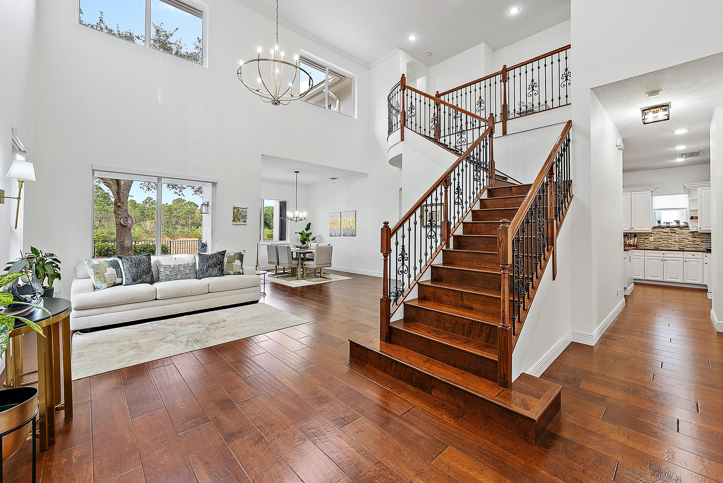 MLS #R11153989 image #1