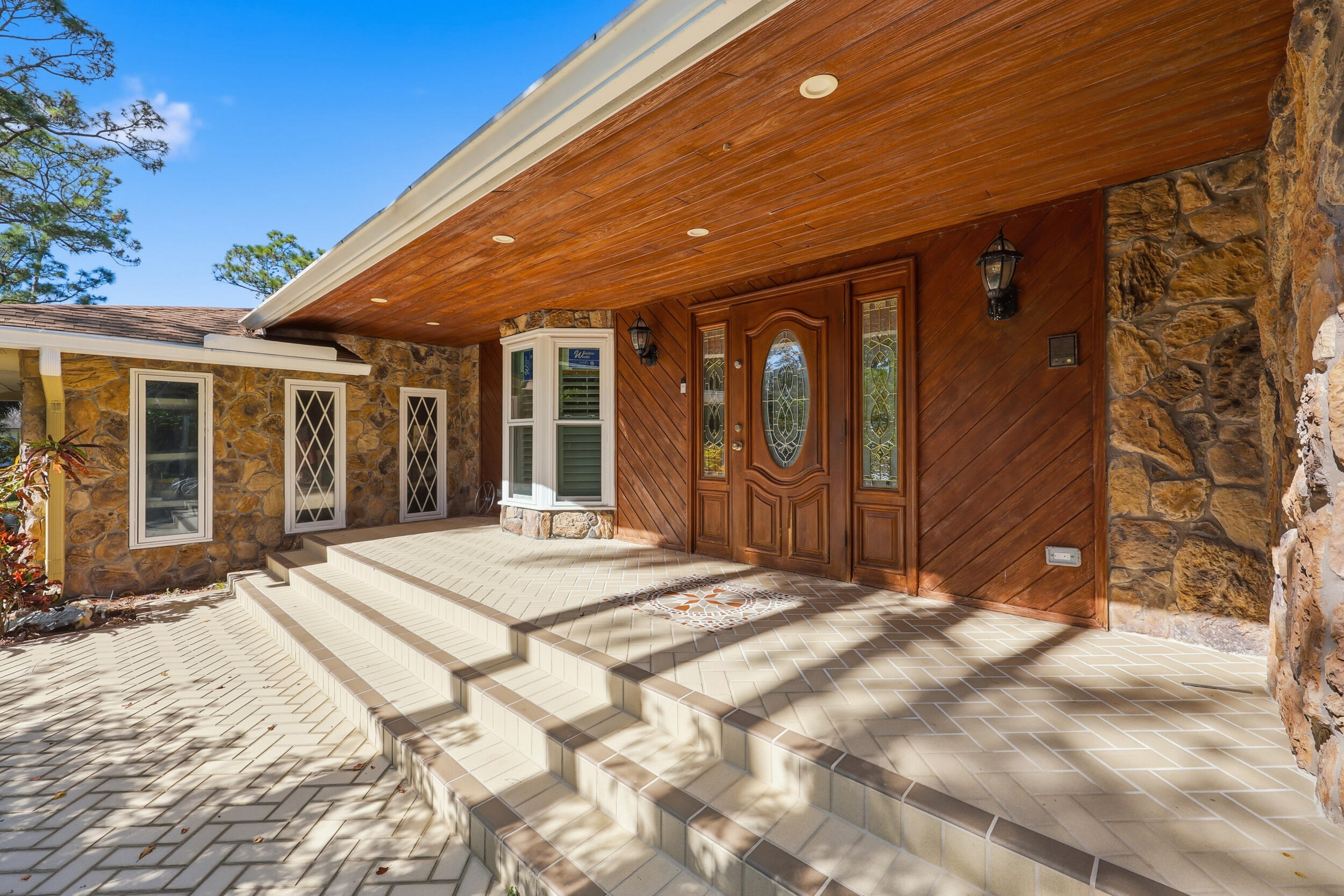 MLS #R11154240 image #0