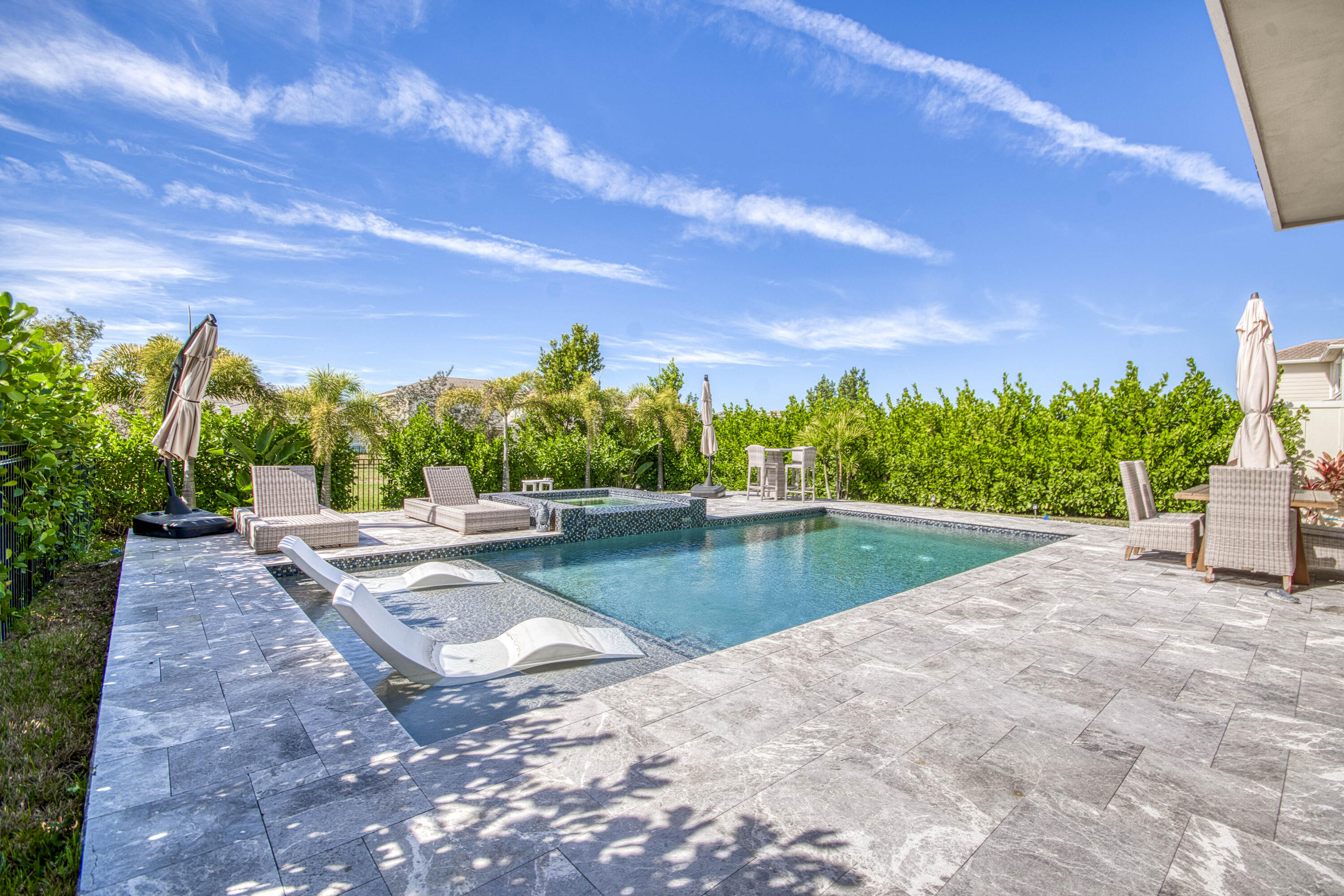 MLS #R11154394 image #43