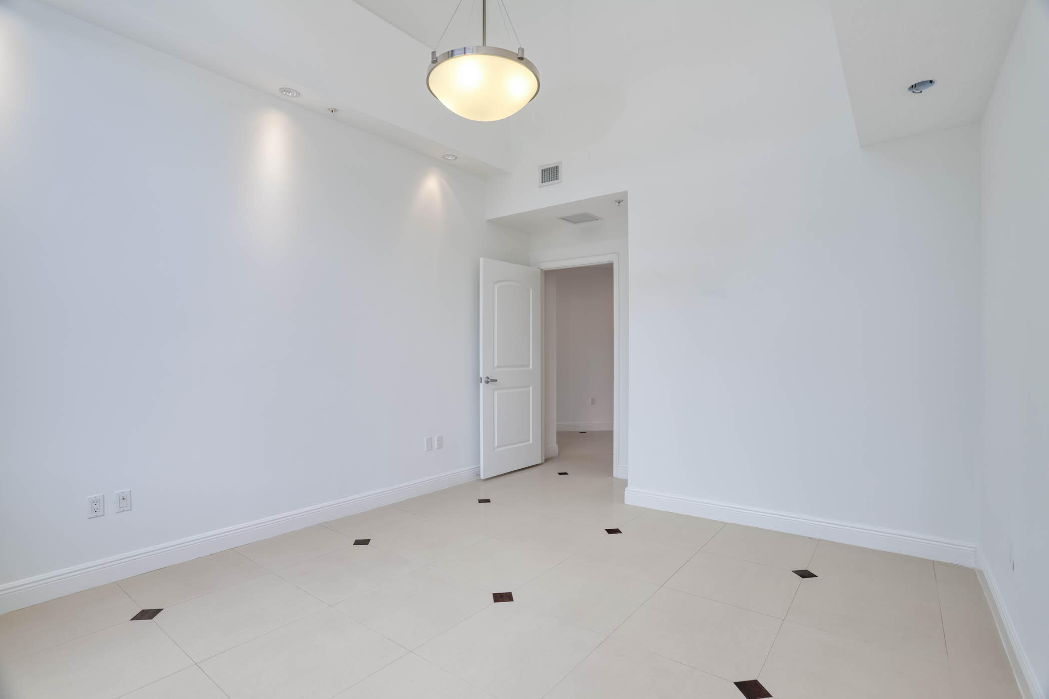 MLS #R11154590 image #20