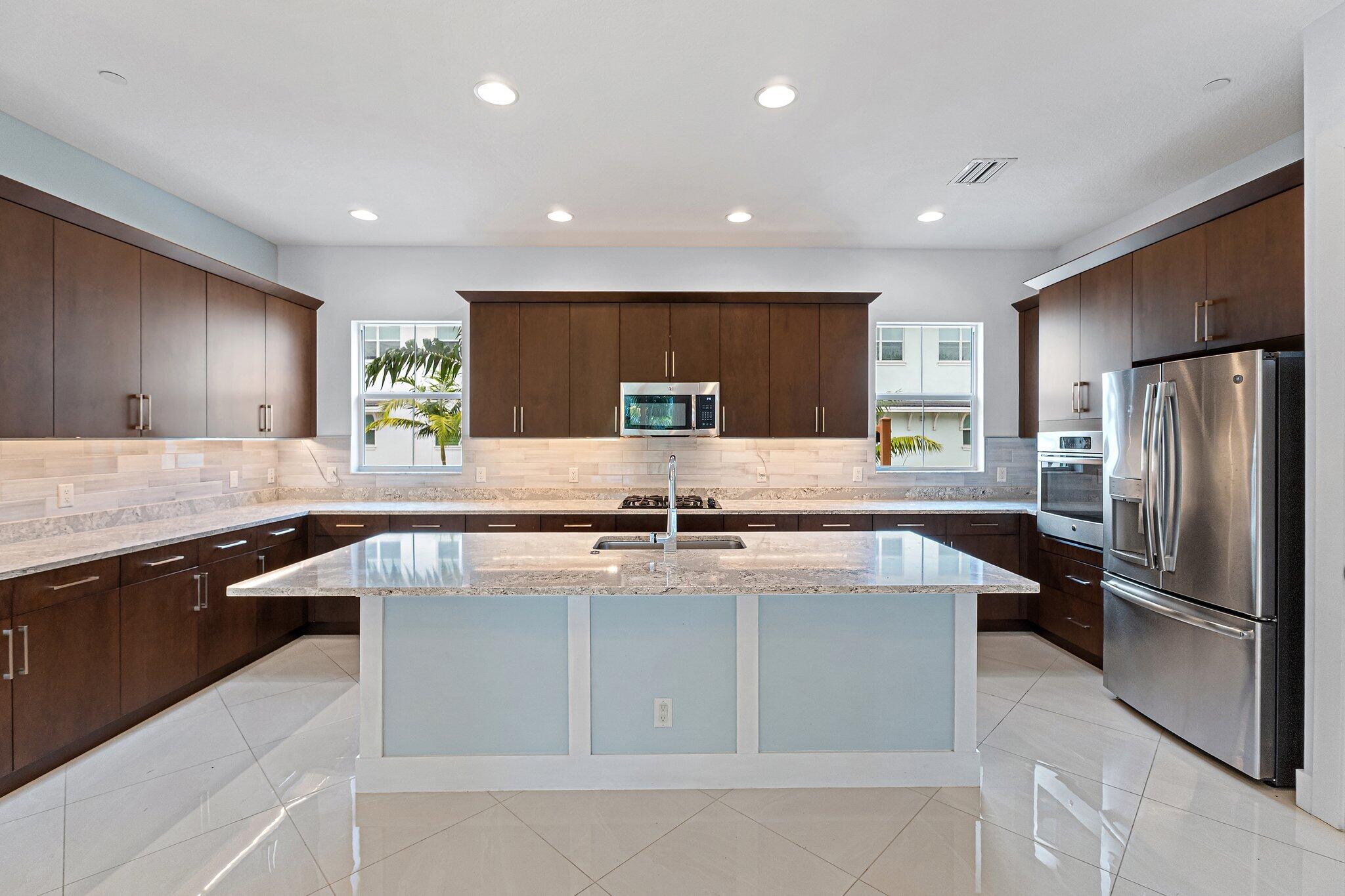 MLS #R11154630 image #1