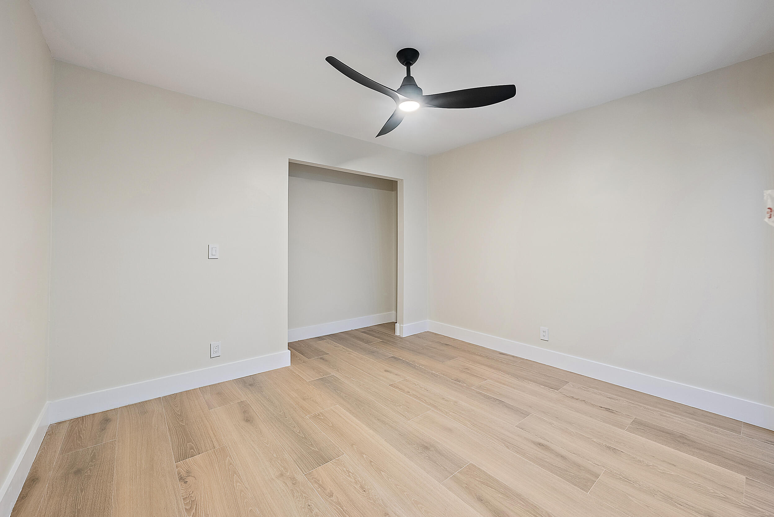 MLS #R11155091 image #13