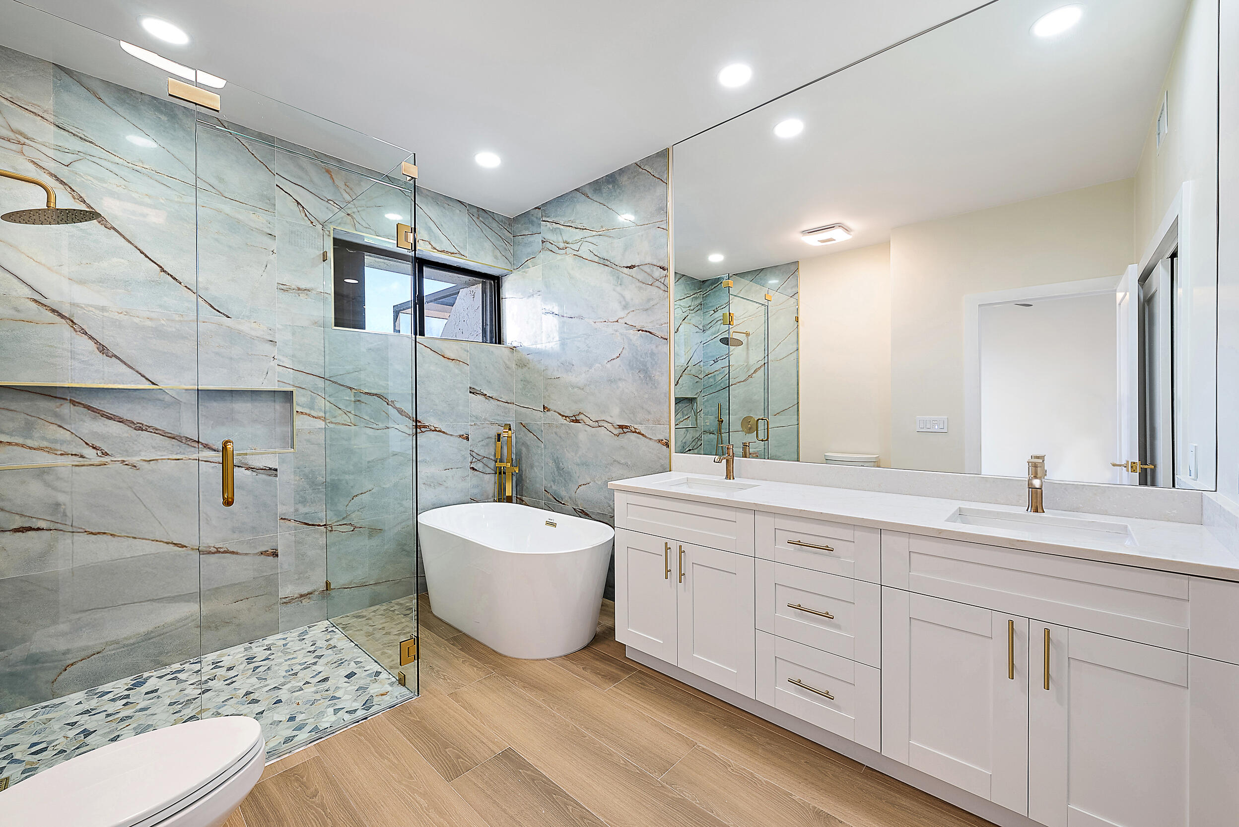 MLS #R11155091 image #8