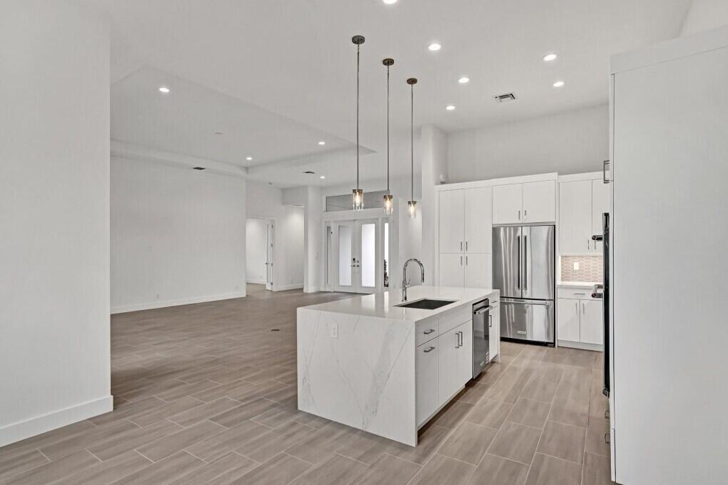 MLS #R11155166 image #12