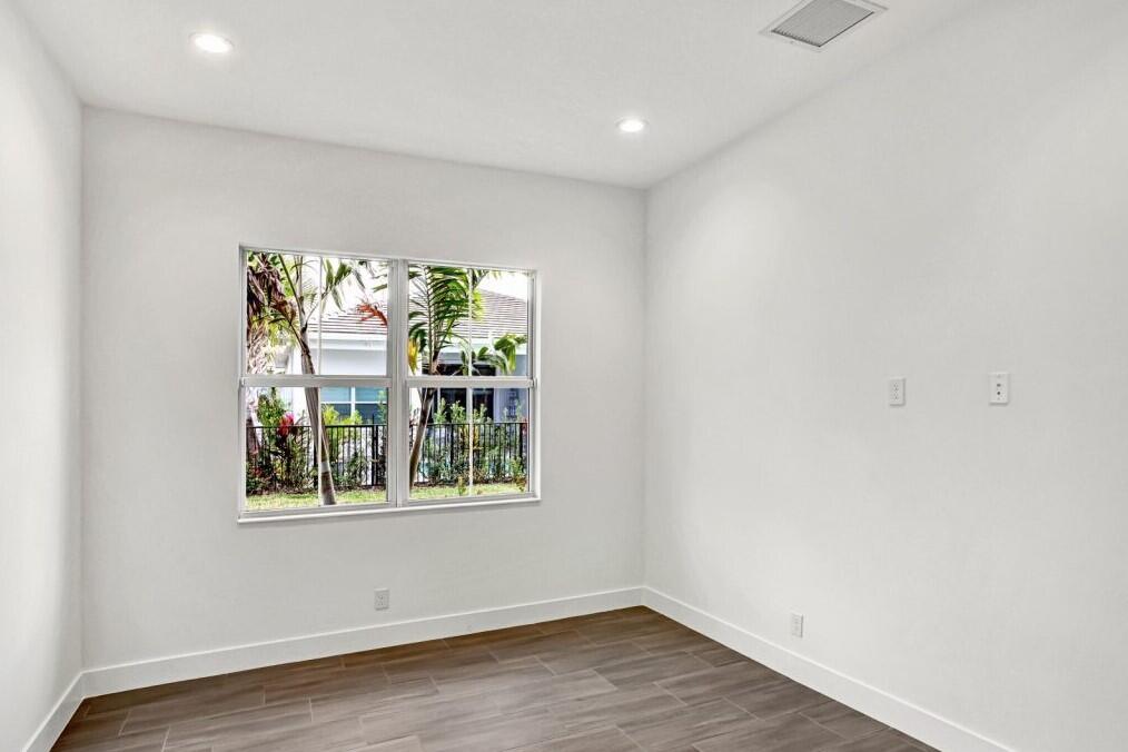 MLS #R11155166 image #6