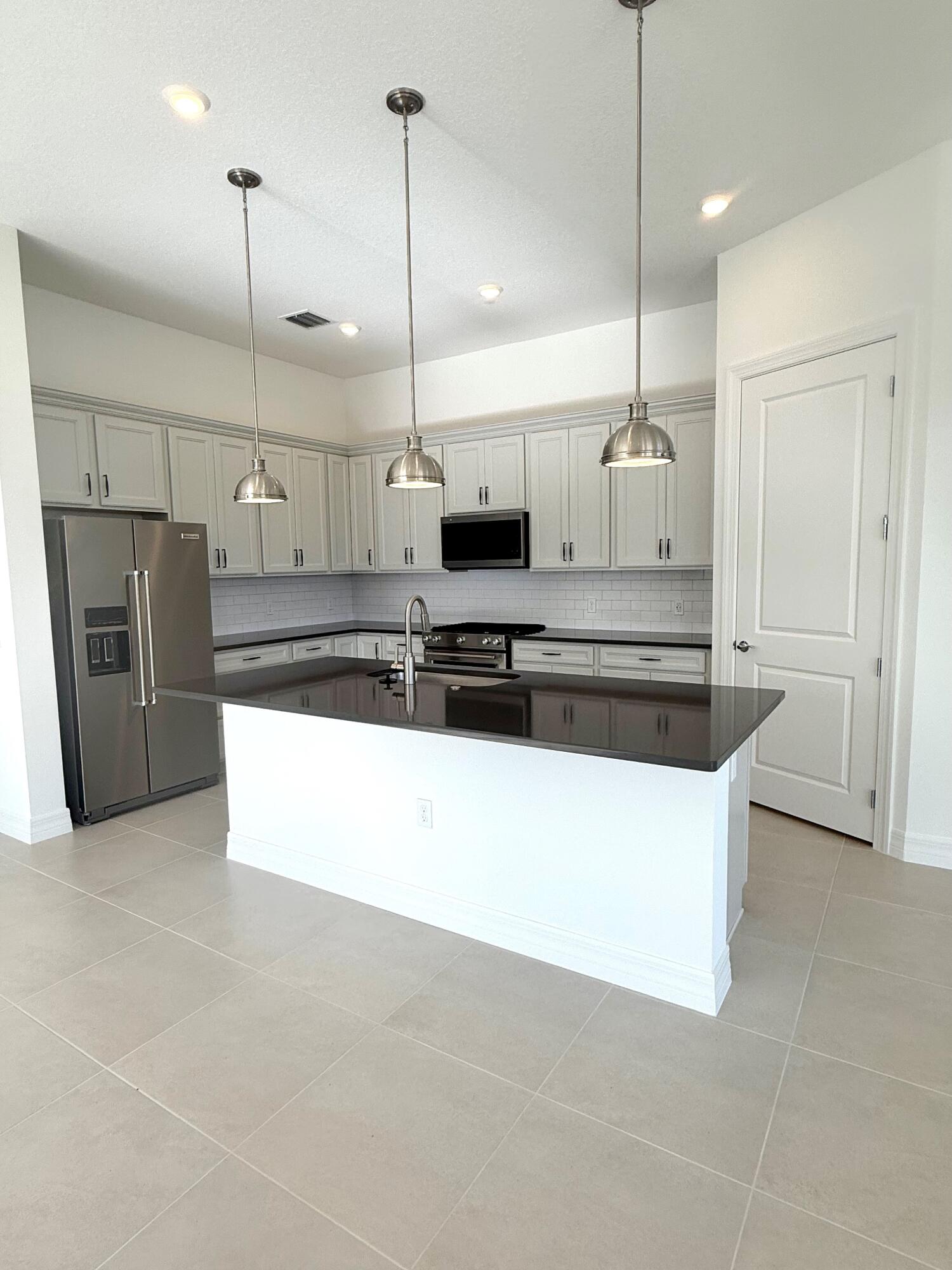 MLS #R11155208 image #9