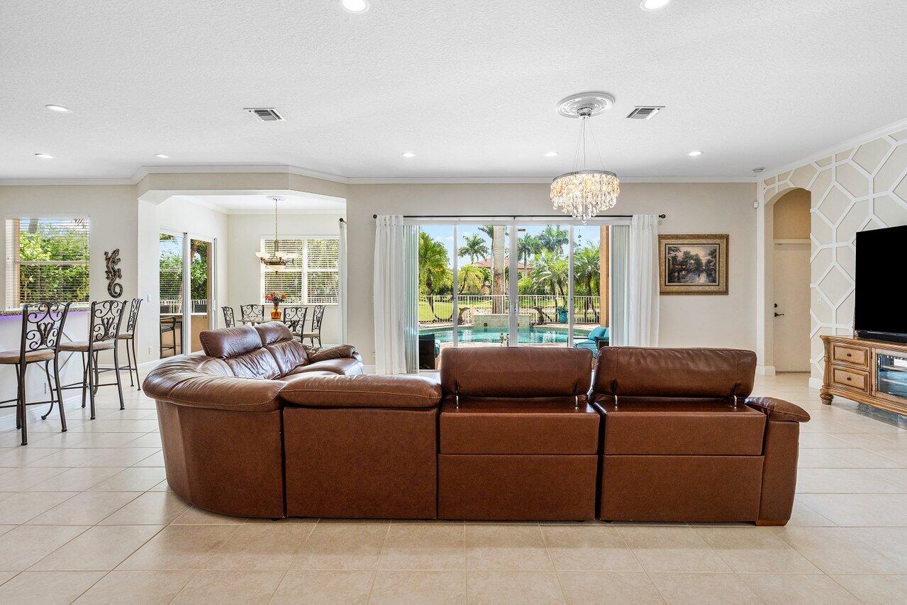 MLS #R11155210 image #10