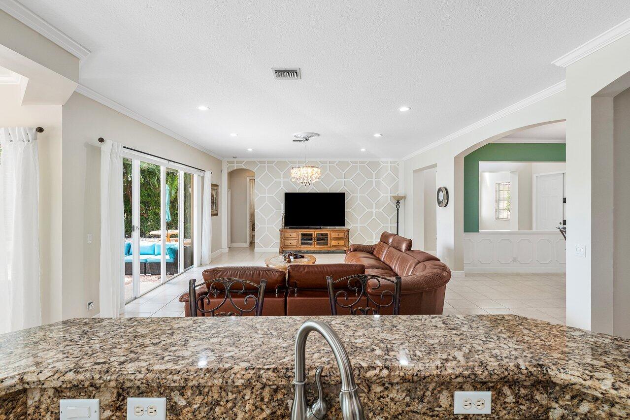 MLS #R11155210 image #15