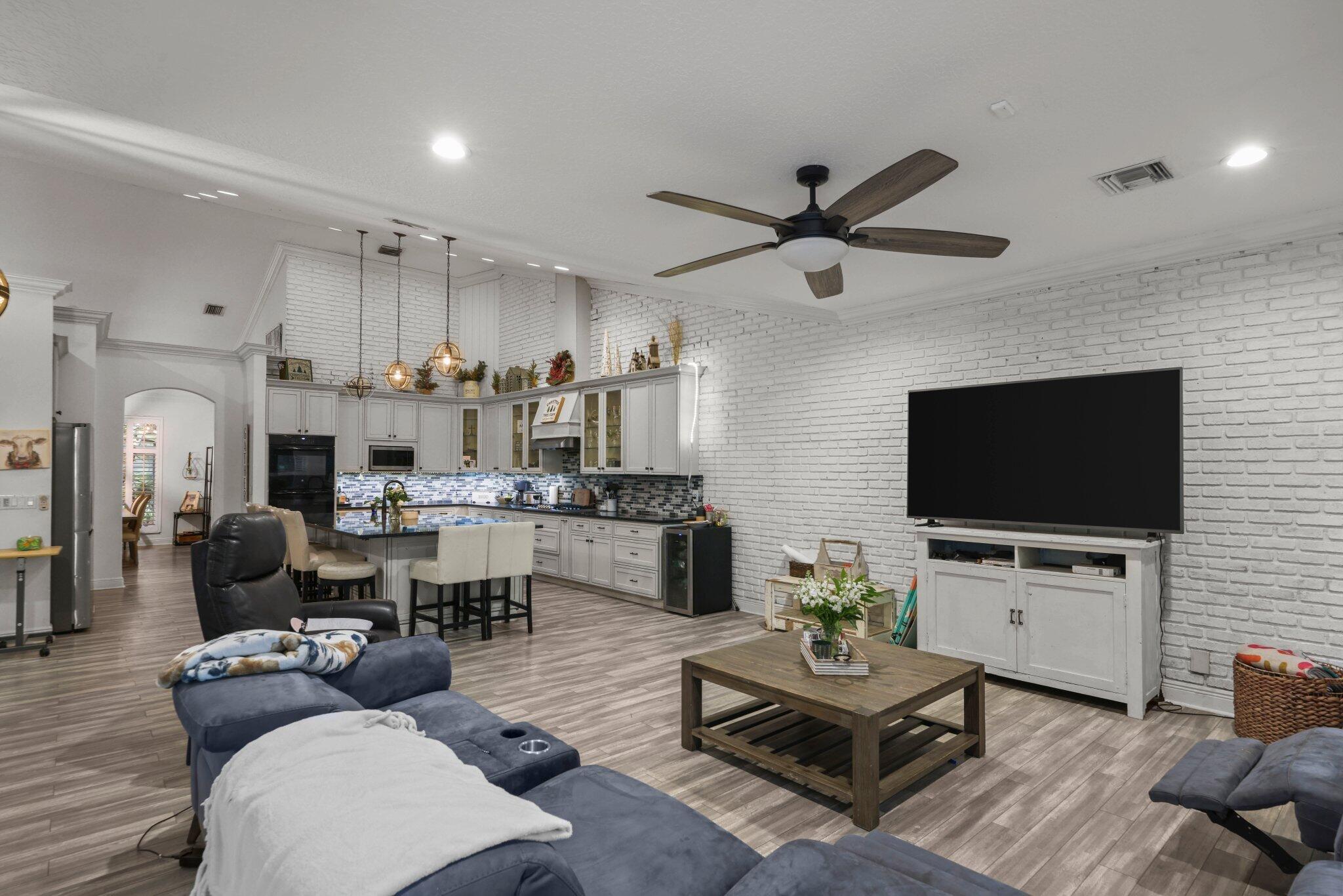 MLS #R11155211 image #11