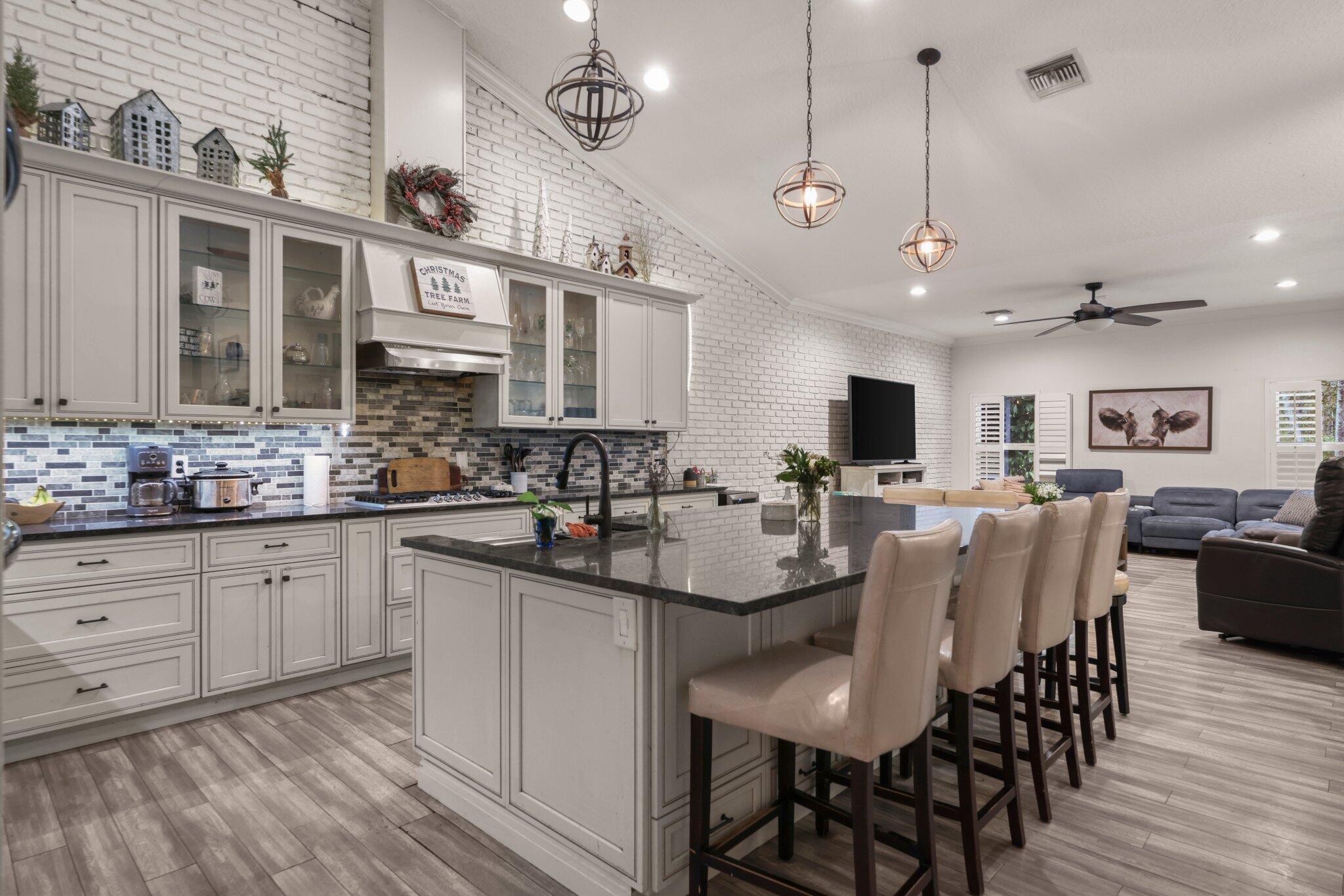 MLS #R11155211 image #16