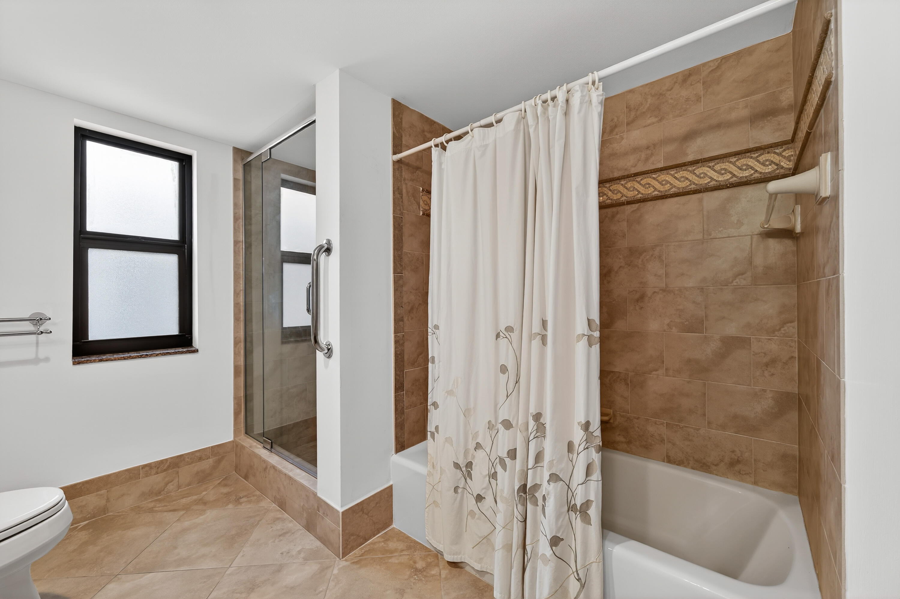 MLS #R11155359 image #33