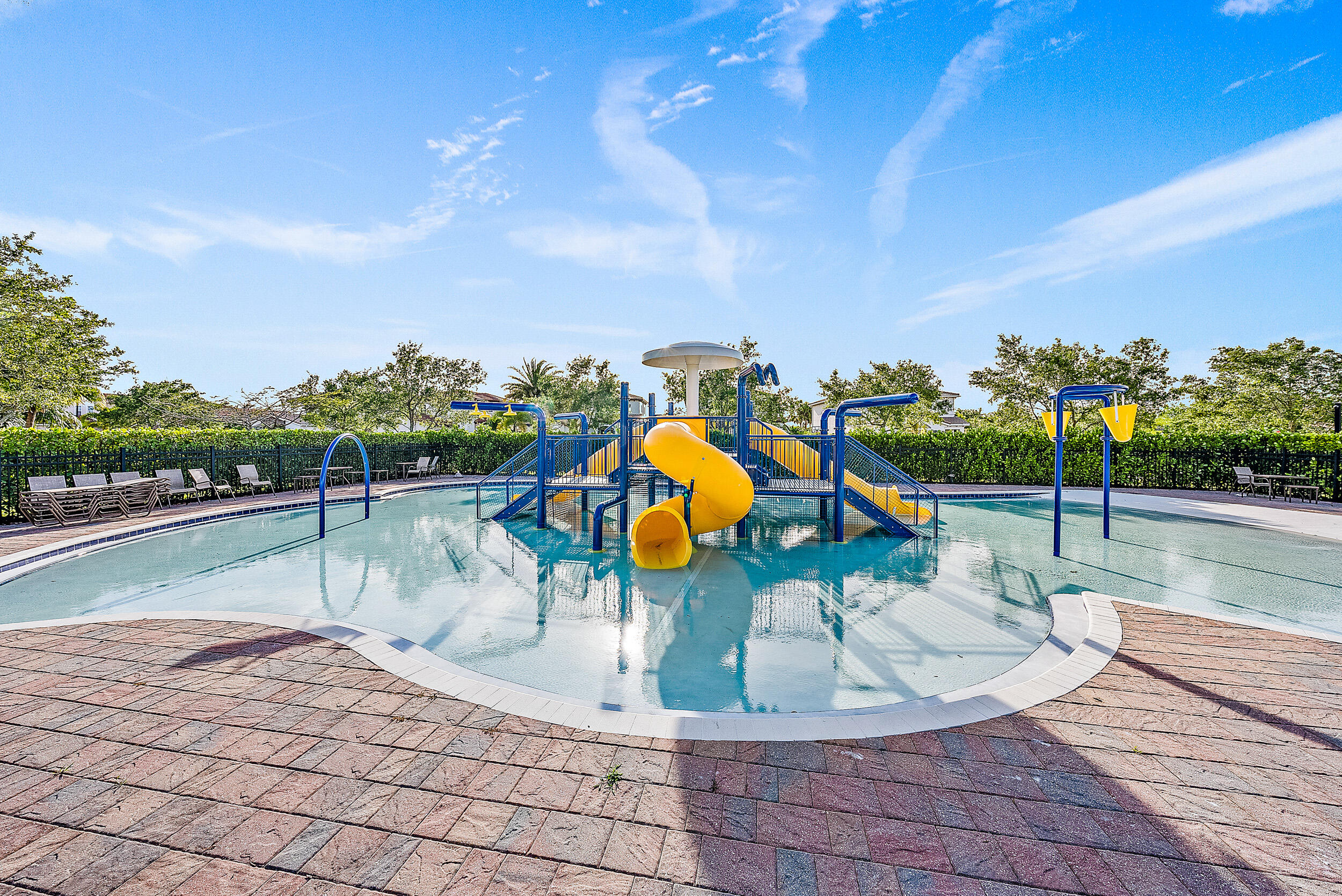 MLS #R11155388 image #17