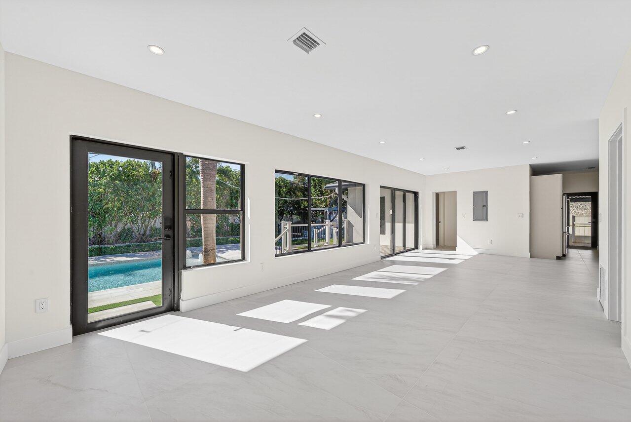 MLS #R11155575 image #15