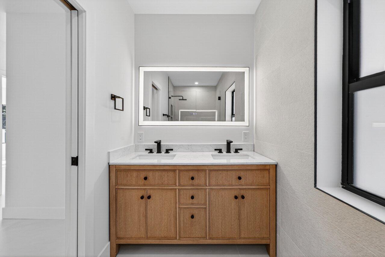 MLS #R11155575 image #22