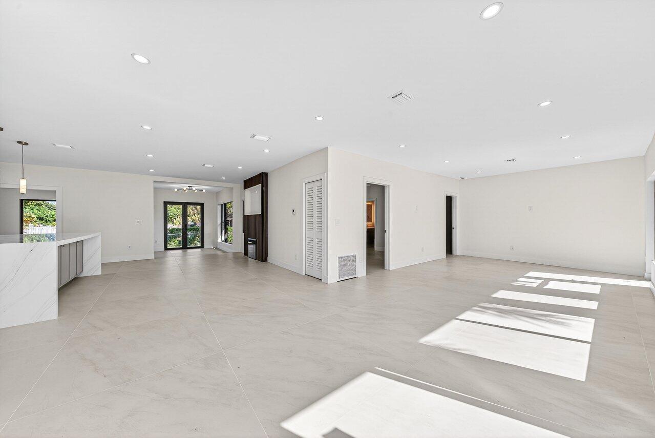 MLS #R11155575 image #8