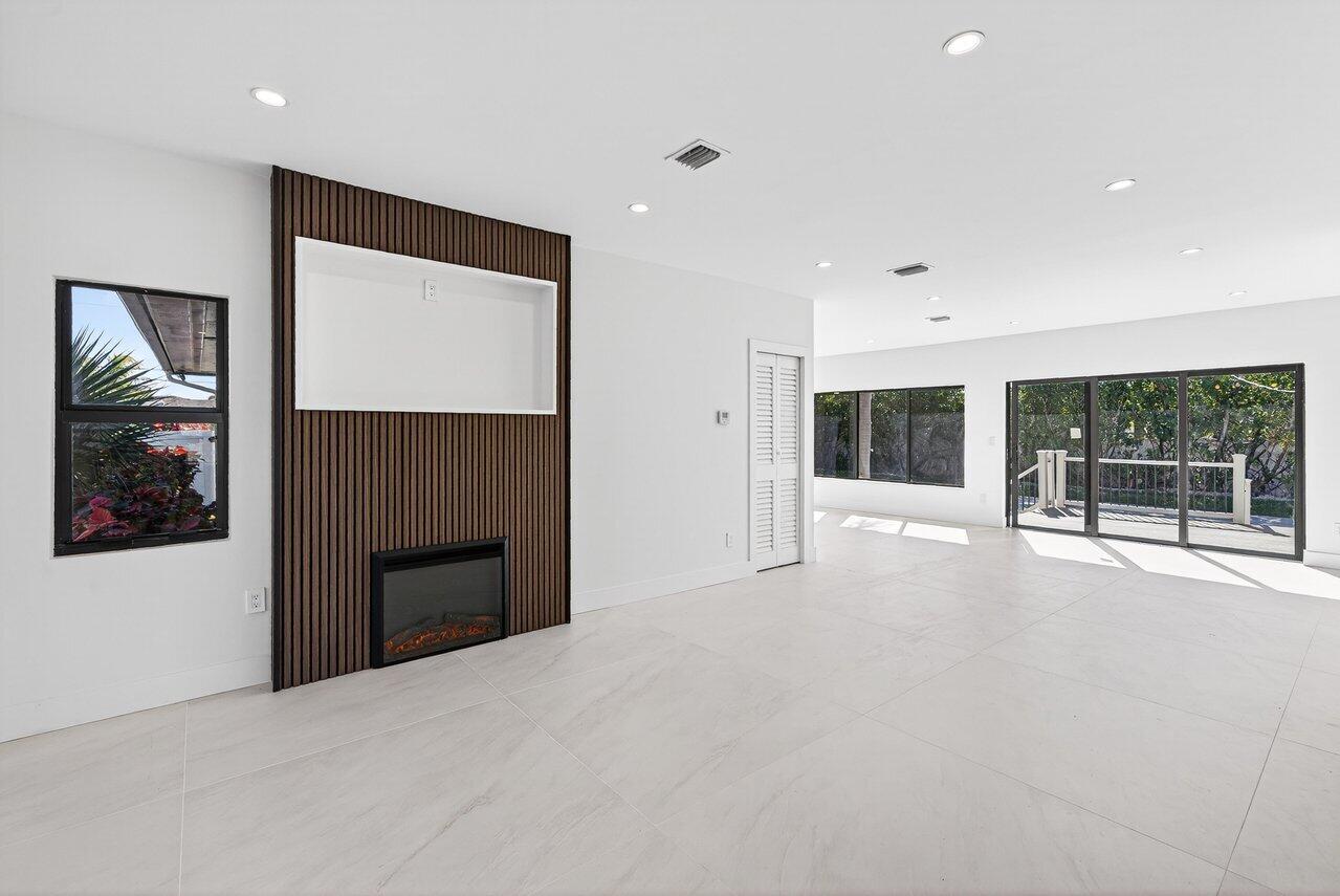 MLS #R11155575 image #9