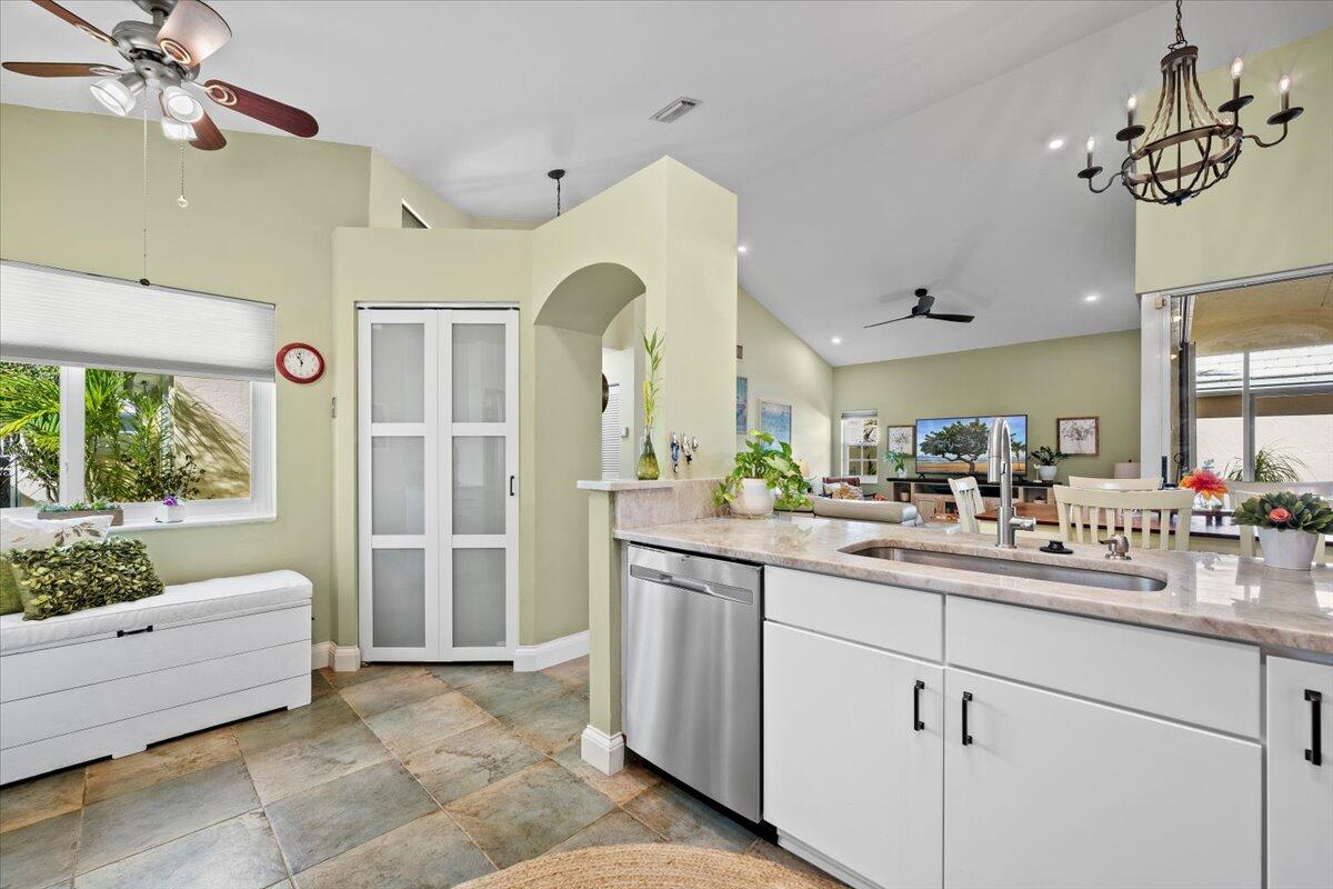 MLS #R11156374 image #11