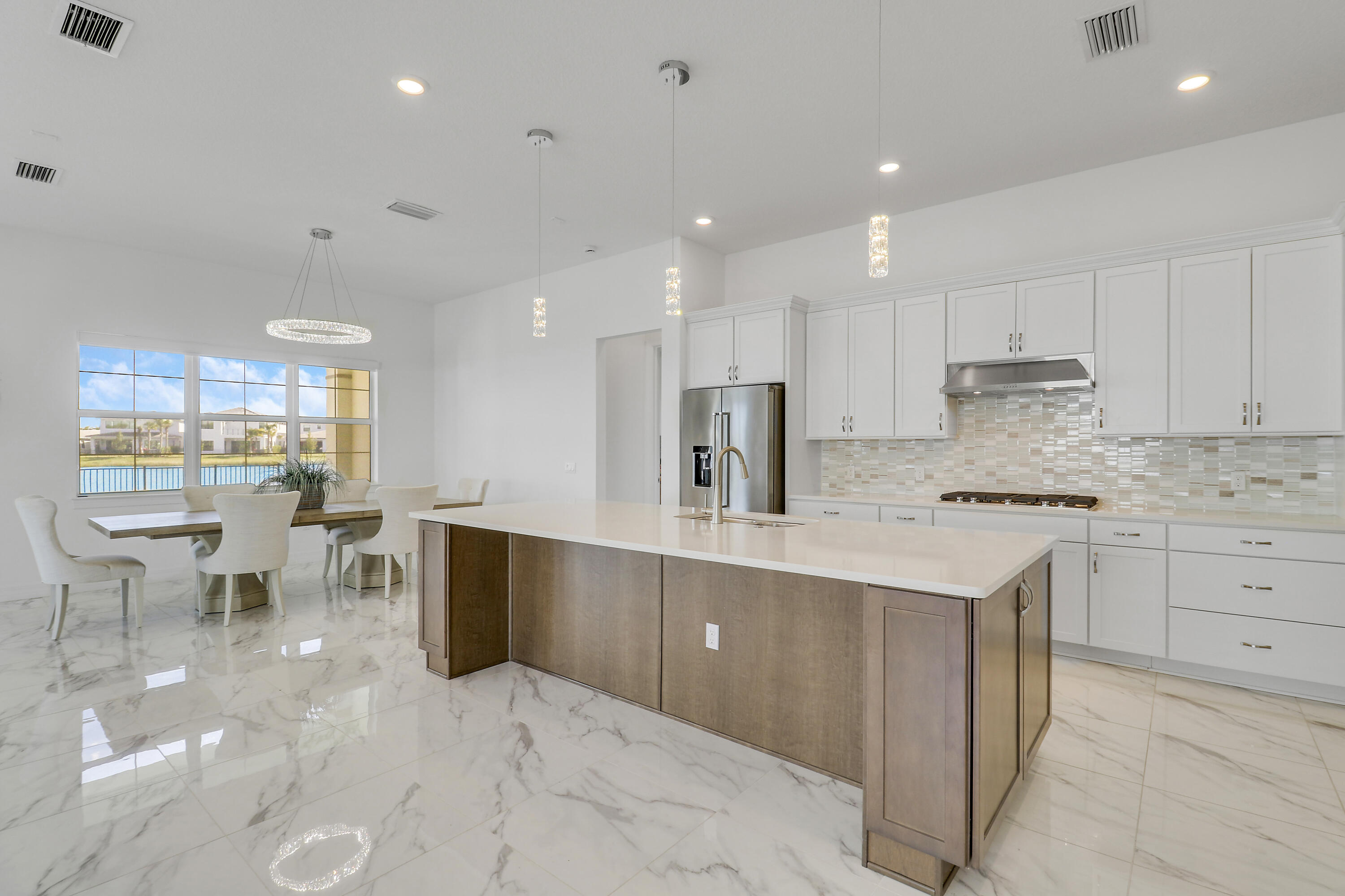 MLS #R11156489 image #10