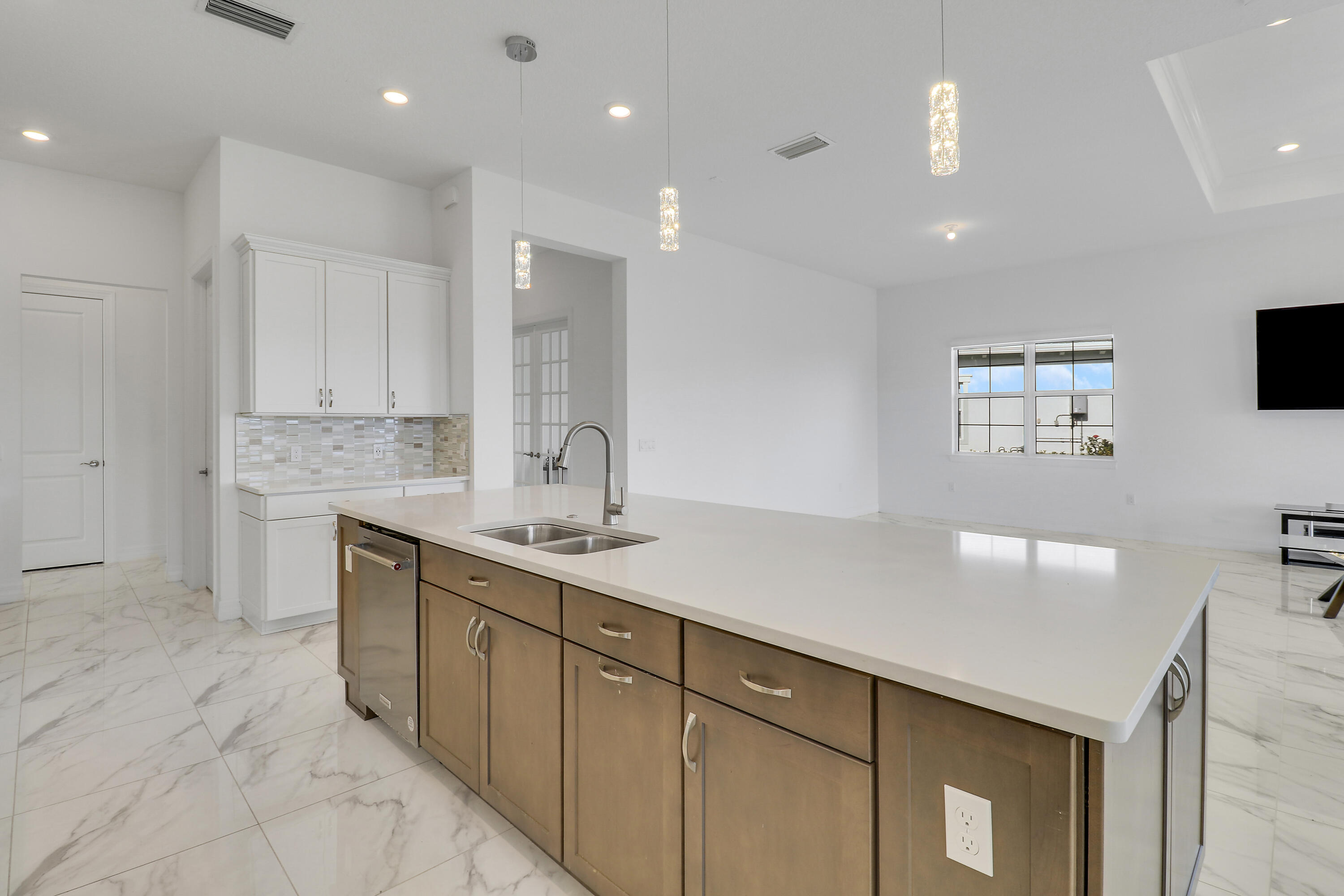 MLS #R11156489 image #14