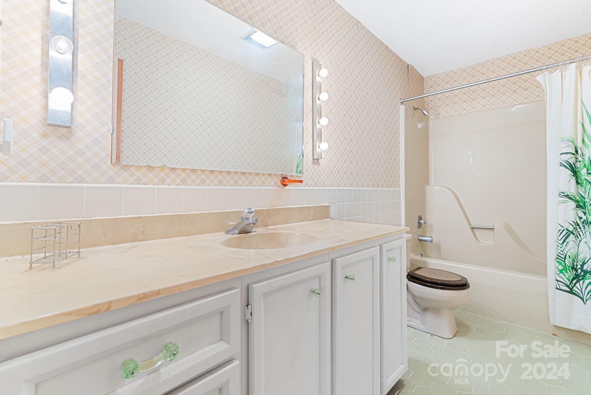 MLS #CAR4111505 image #25